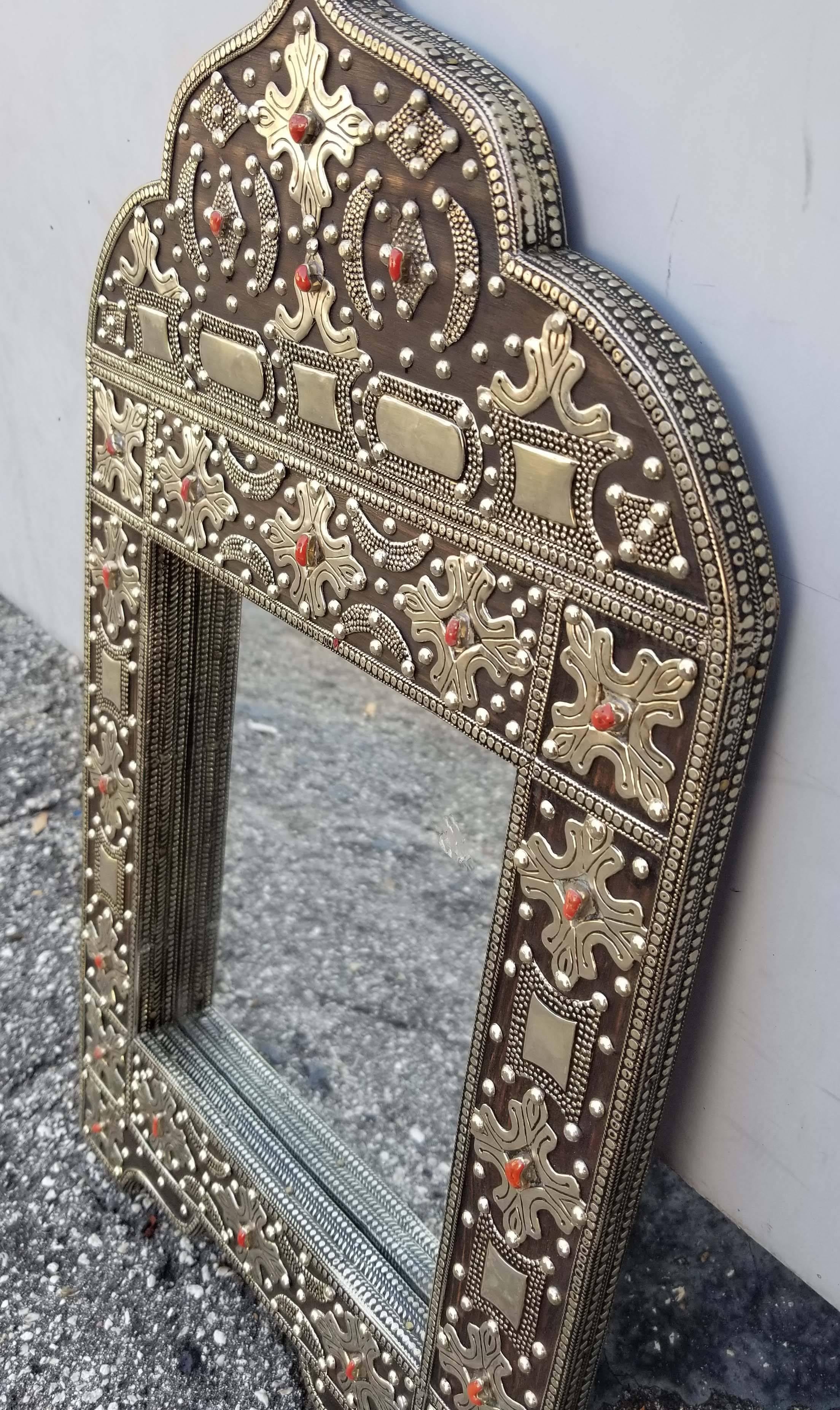 Kasbah Arched Moroccan Metal Inlaid Mirror, Marrakech In Excellent Condition For Sale In Orlando, FL