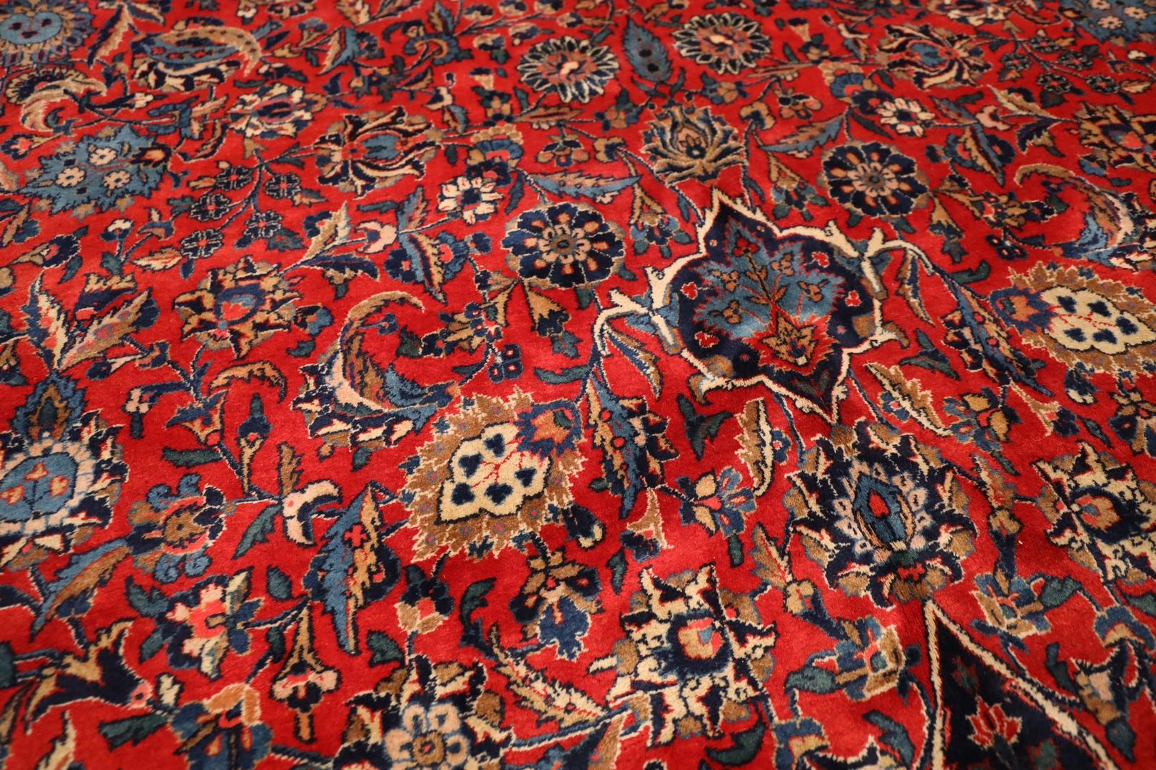 Kashan Antique Room-Size rug - 10'6