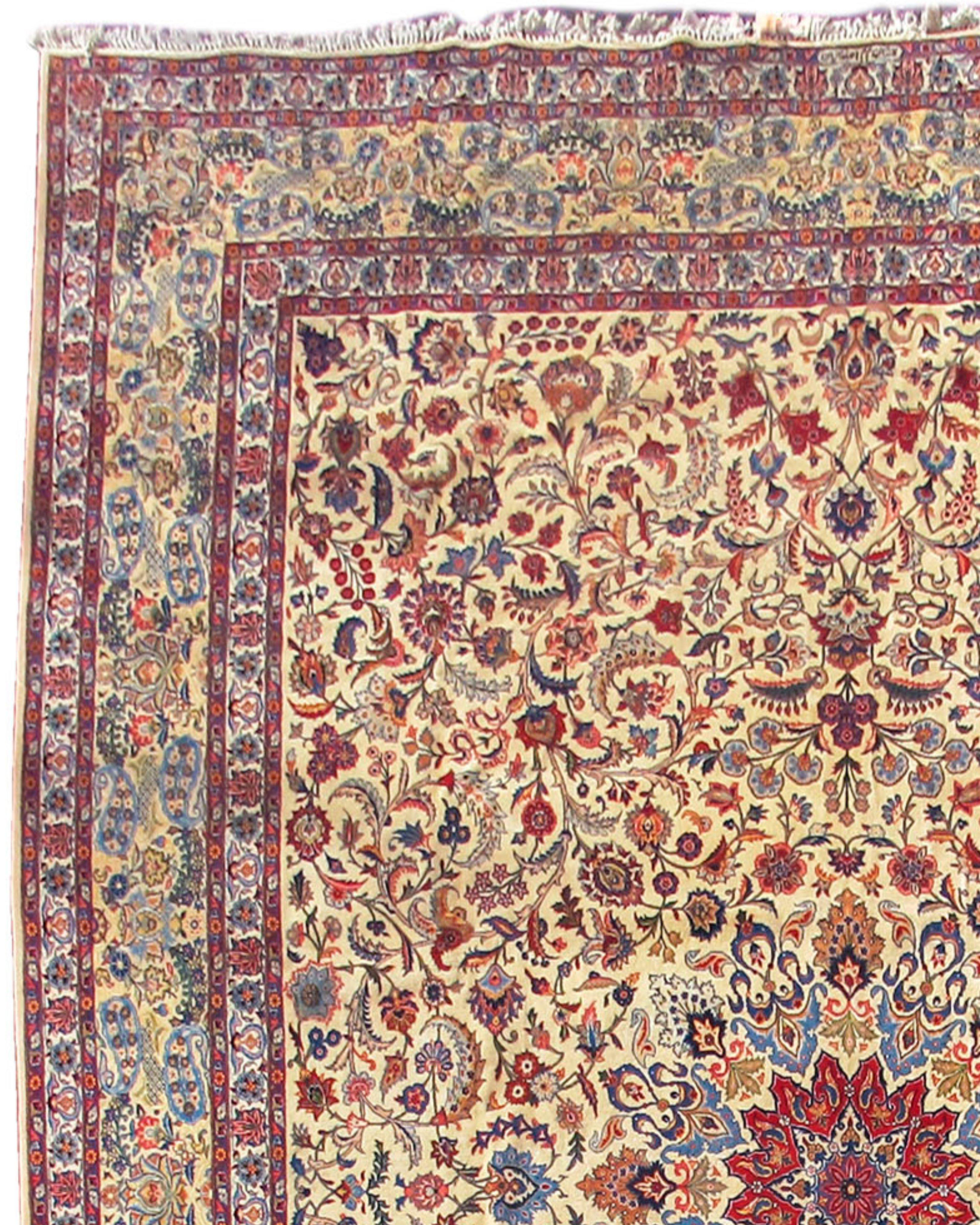 Antique Large Persian Kashan Carpet, Mid-20th Century In Excellent Condition For Sale In San Francisco, CA