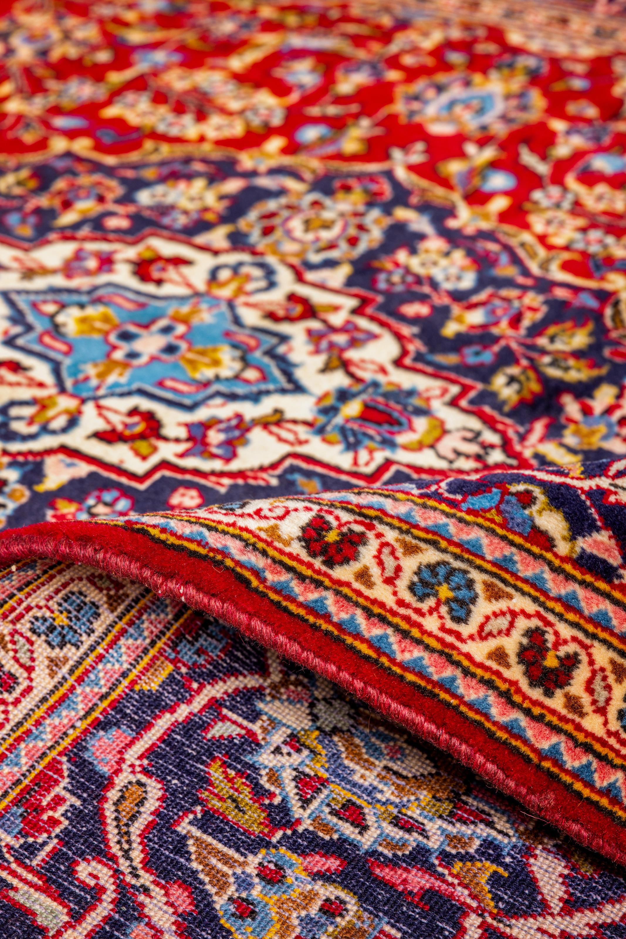 XXIe siècle et contemporain Authentique tapis persan rouge à fleurs 9' 3