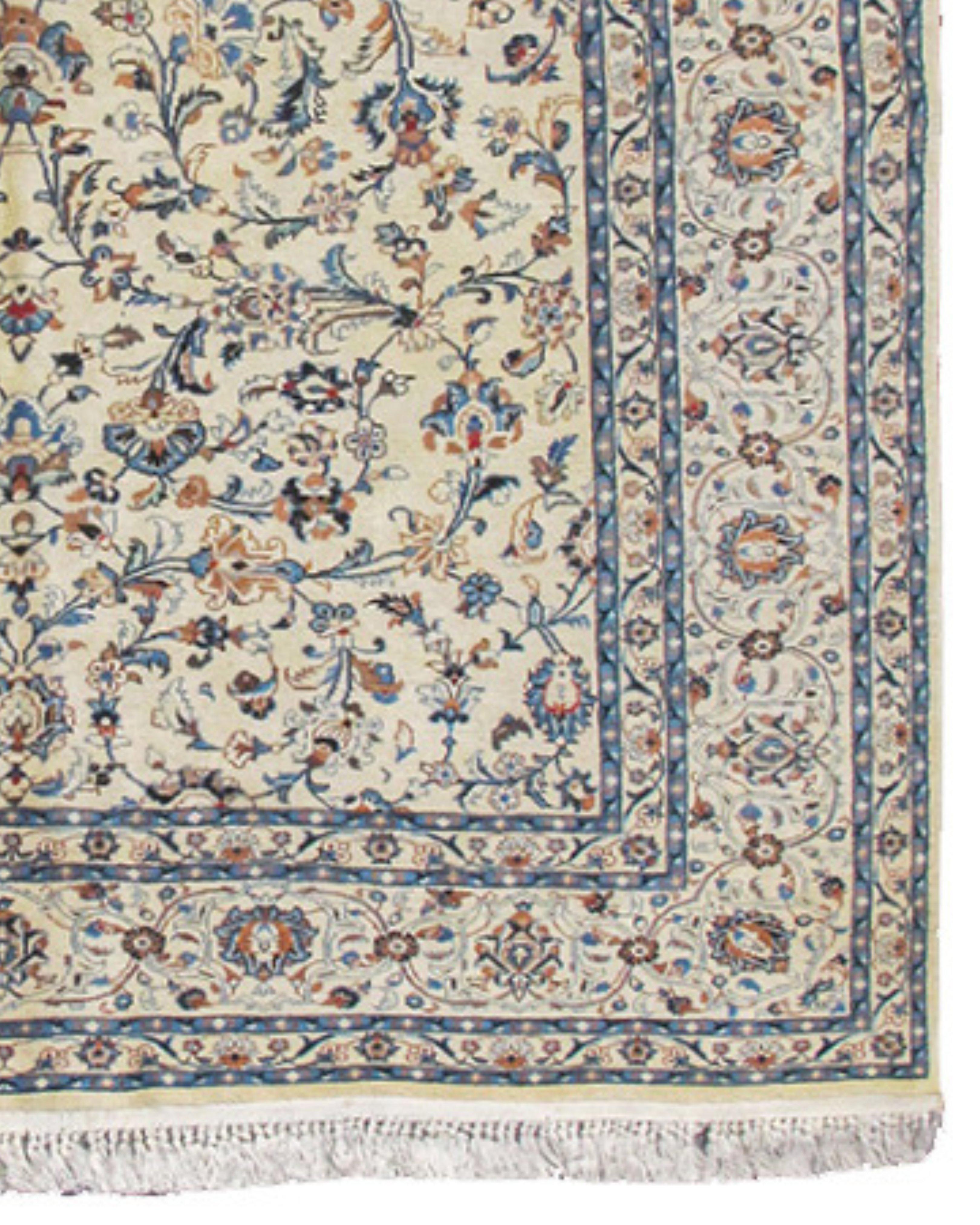 Kashan Rug, Mid-20th Century In Excellent Condition For Sale In San Francisco, CA