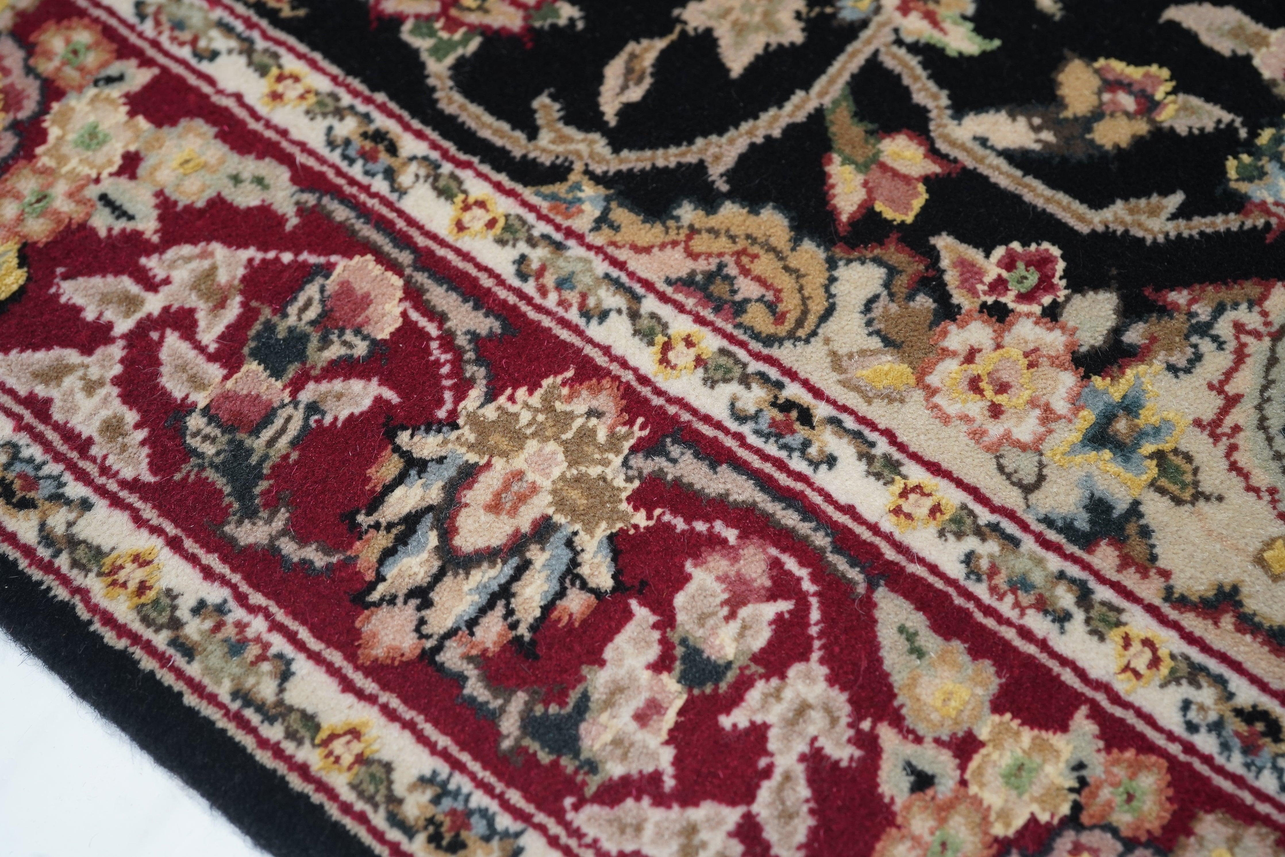 Kashan Runner 2'3'' x 10'0'' In condizioni Nuovo in vendita a New York, NY