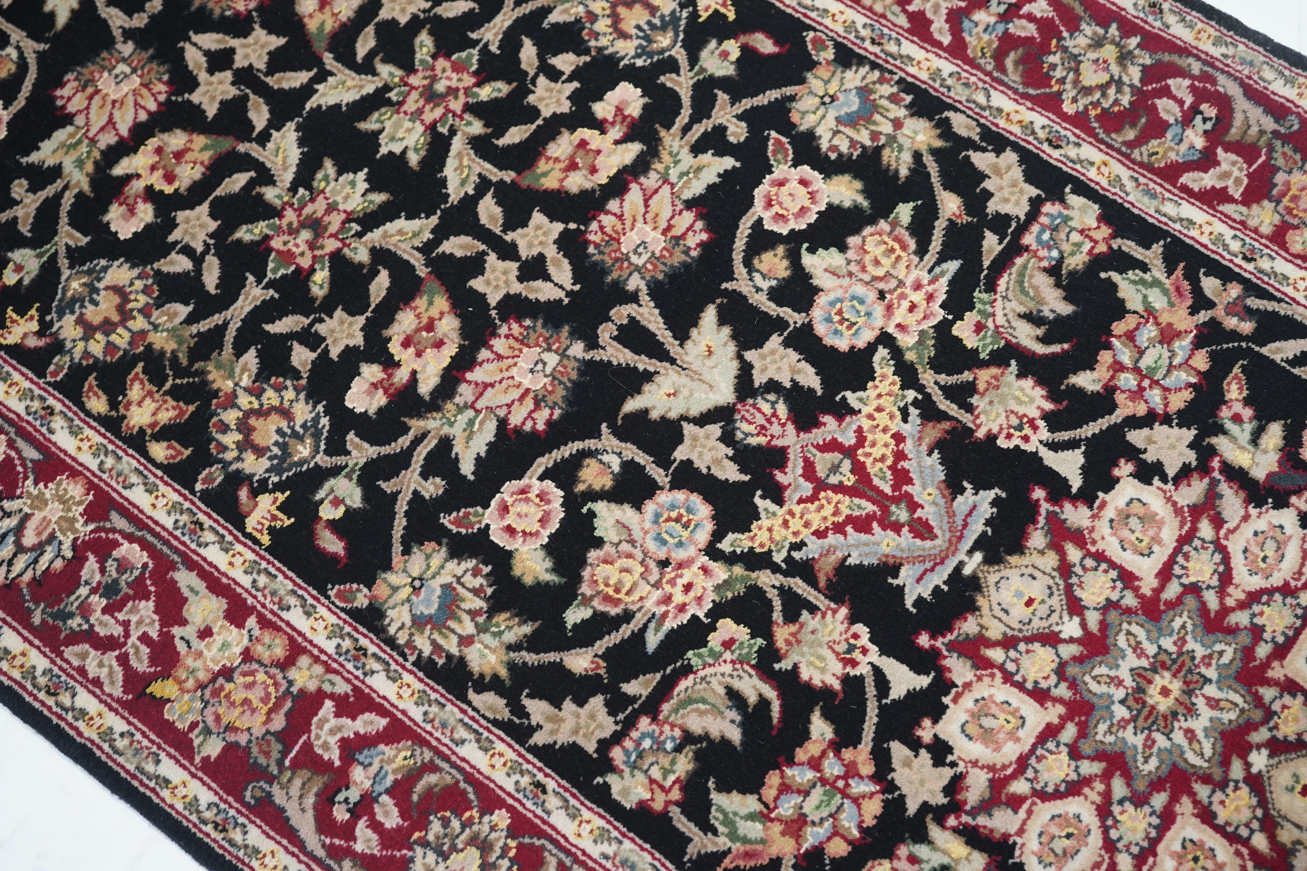 XXI secolo e contemporaneo Kashan Runner 2'3'' x 10'0'' in vendita