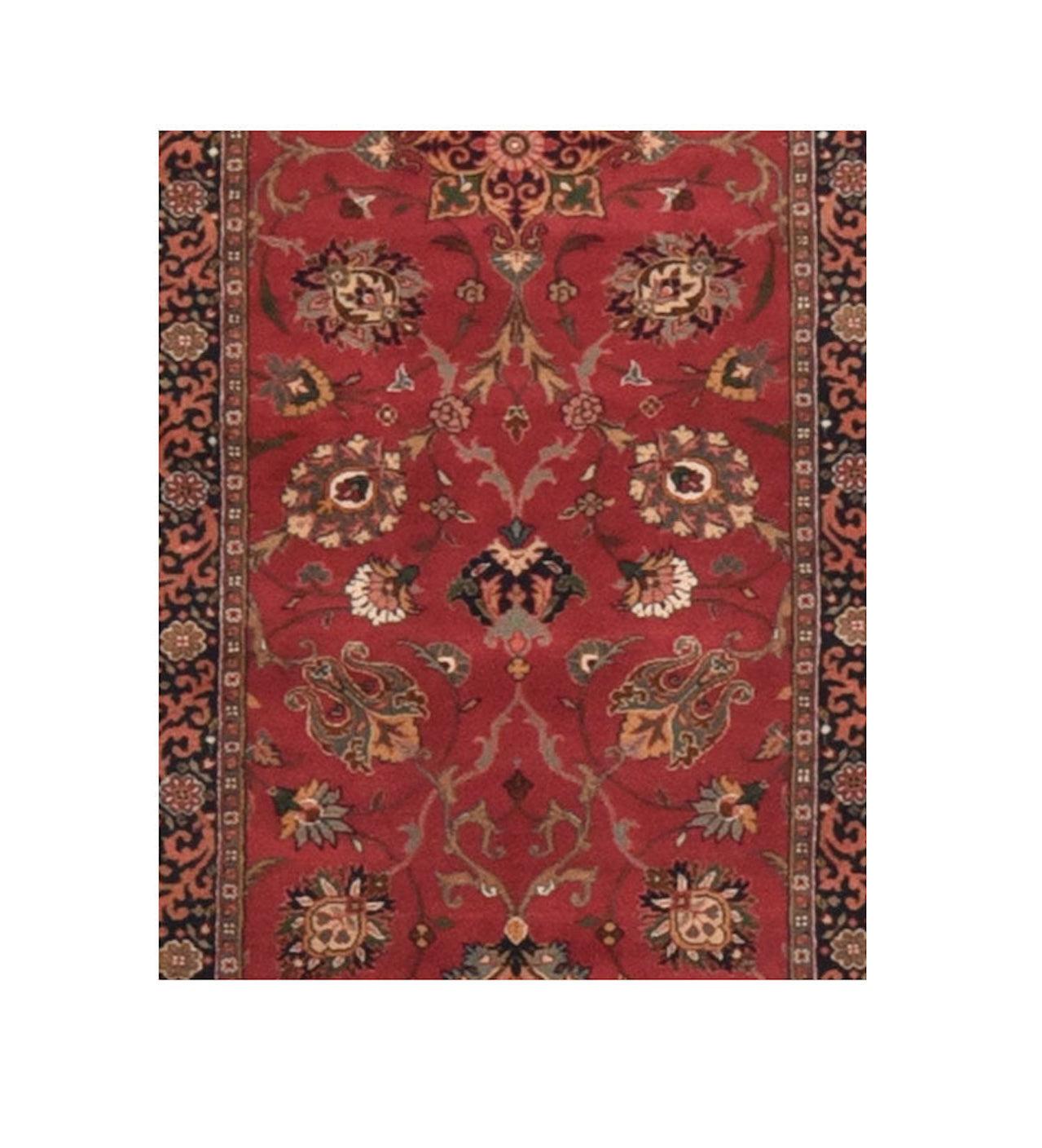 Alfombra Kashan 2'8'' x 19'9'' en Excelente estado para la venta en New York, NY