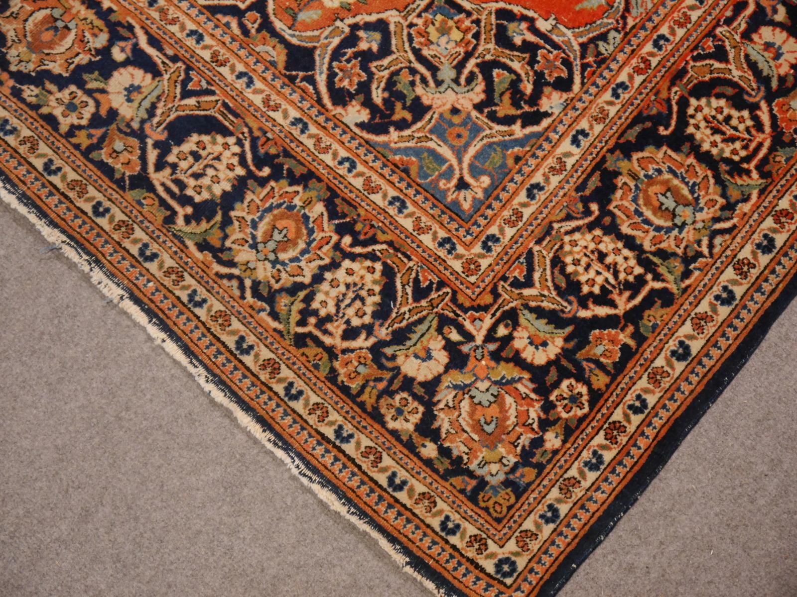 Vintage-Teppich von Kashan, handgeknüpft in Lachs und Blau – Kollektion Djoharian (Kaschan) im Angebot