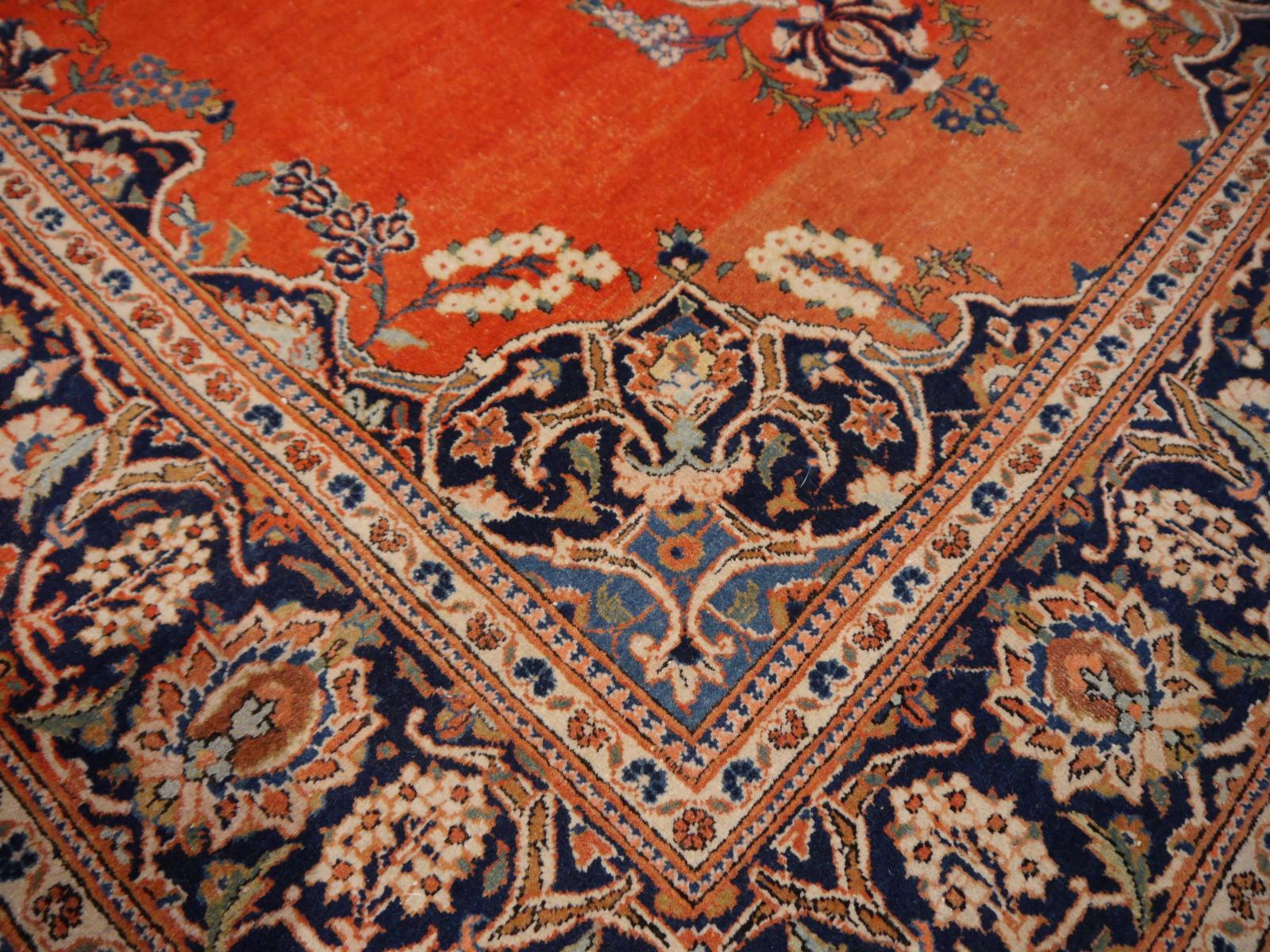 Vintage-Teppich von Kashan, handgeknüpft in Lachs und Blau – Kollektion Djoharian im Angebot 1