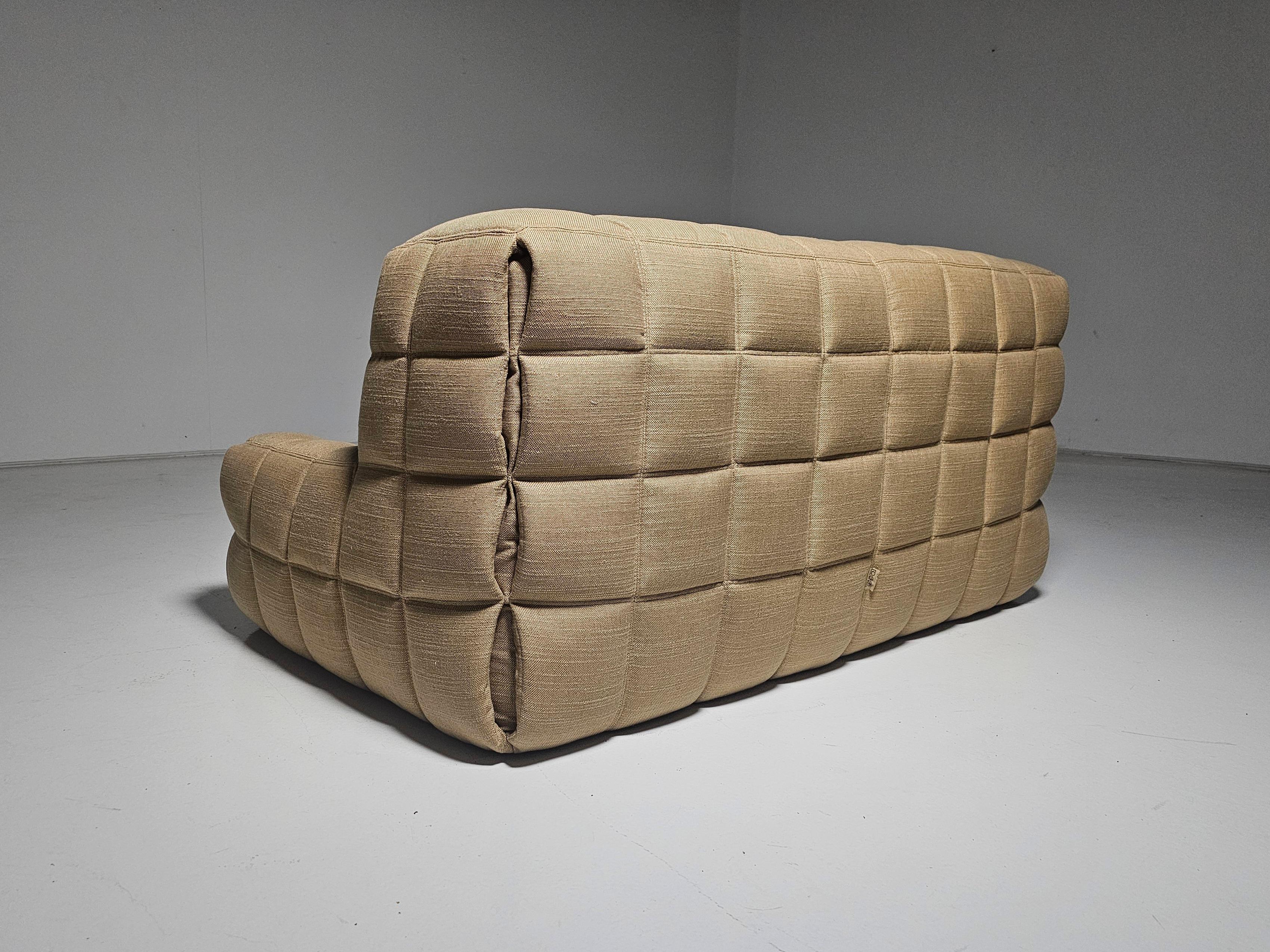 Canapé 2 places Kashima en tissu sable de Michel Ducaroy pour Ligne Roset, 1970 Bon état à amstelveen, NL