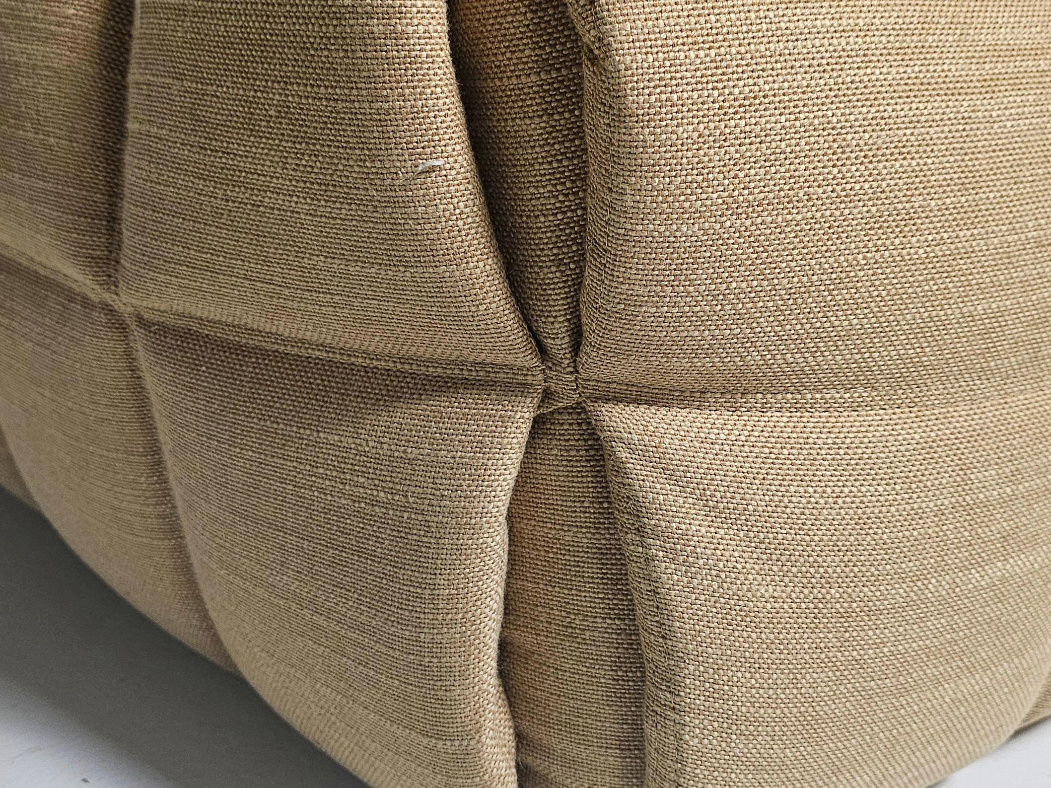 Tissu Canapé 2 places Kashima en tissu sable de Michel Ducaroy pour Ligne Roset, 1970
