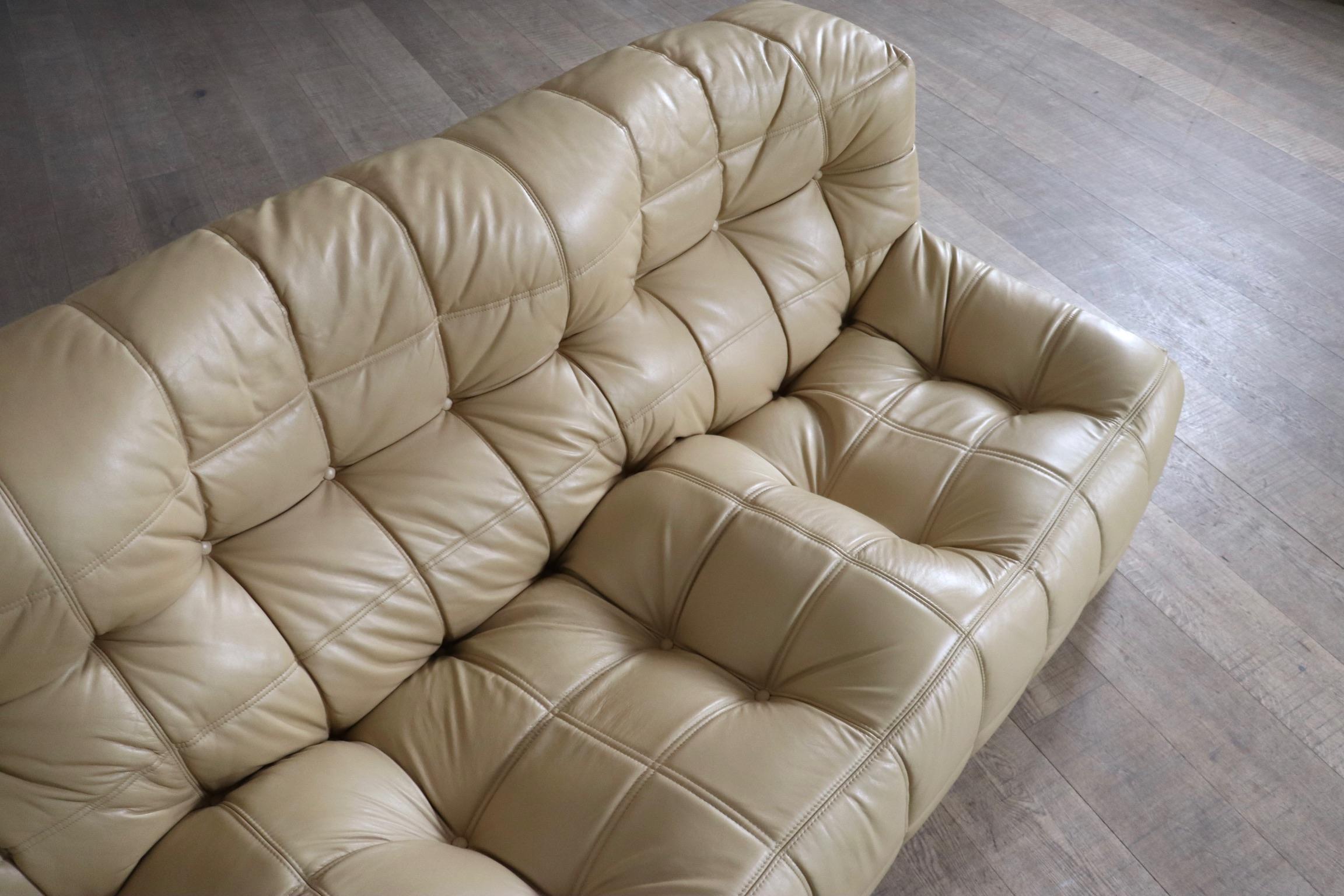 Kashima Dreisitzer-Sofa aus cremefarbenem Leder von Michel Ducaroy für Ligne Roset 6