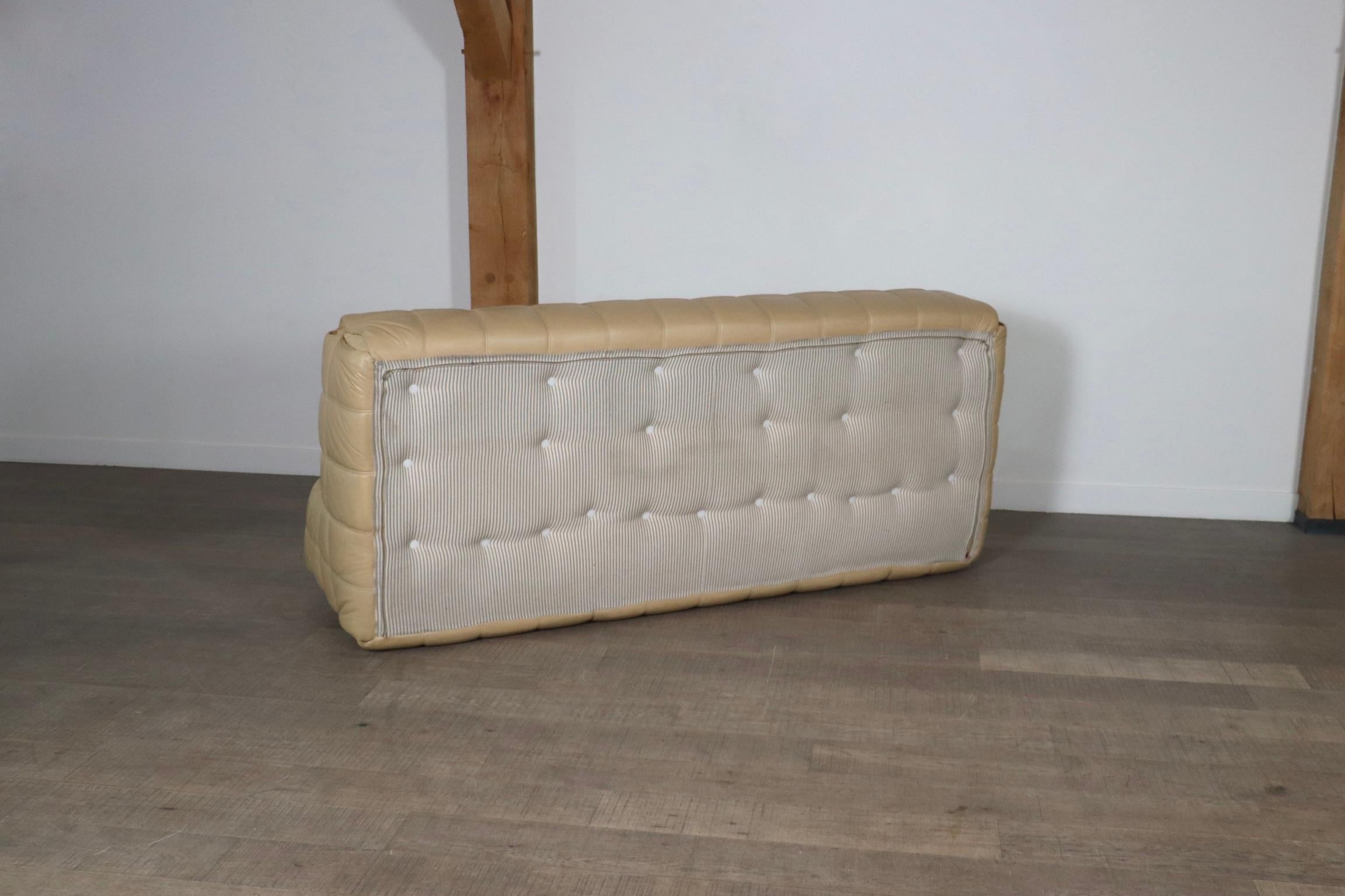 Kashima Dreisitzer-Sofa aus cremefarbenem Leder von Michel Ducaroy für Ligne Roset 12