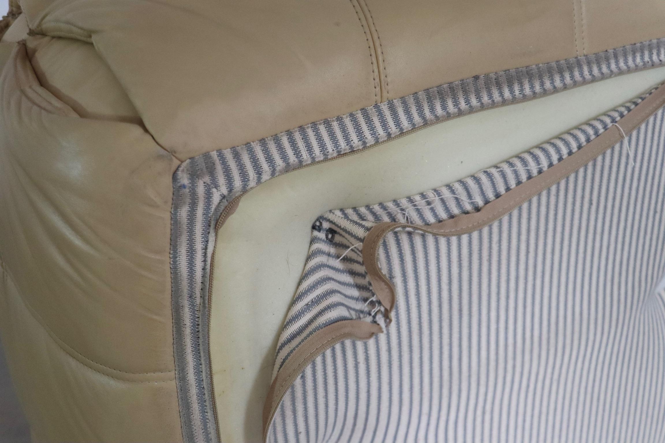 Kashima Dreisitzer-Sofa aus cremefarbenem Leder von Michel Ducaroy für Ligne Roset 13