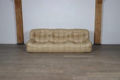 Canapé Kashima en cuir crème de Michel Ducaroy pour Ligne Roset