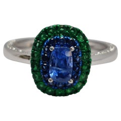 Kashmir Aurora - Bague en or 18 carats sertie d'un saphir rare du Cachemire, de diamants et d'émeraudes