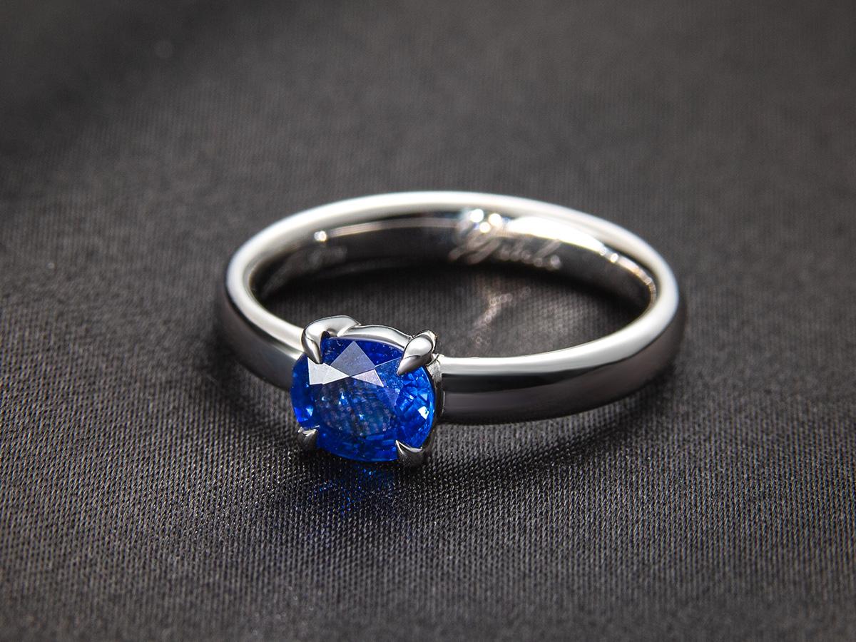 Antique Cushion Cut Kashmir Blue Sapphire Diamond 18K White Gold Engagement Ring Royal Blue Velvet