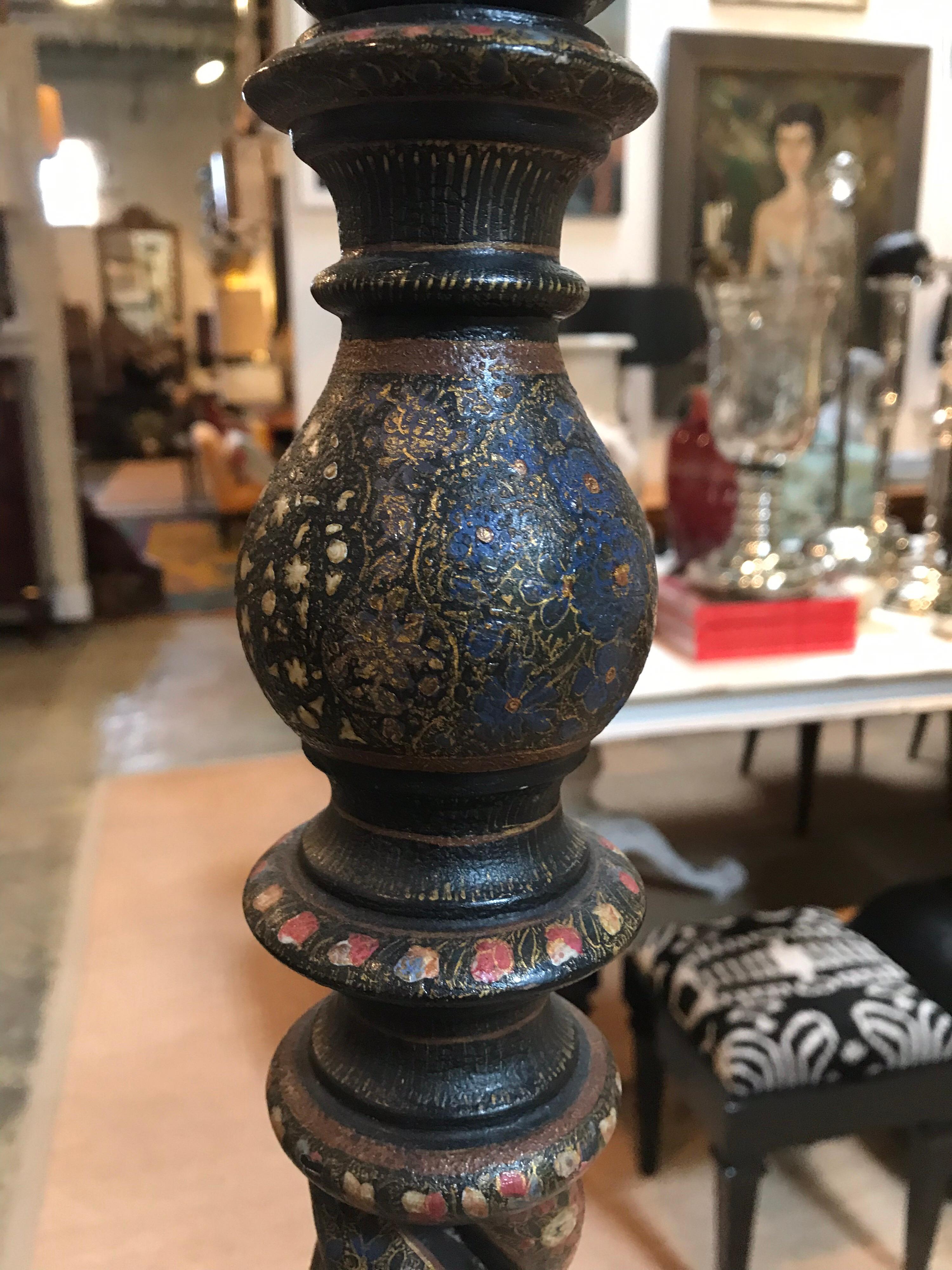Kashmir Floor Lamp with Twisting Stem In Good Condition For Sale In Dallas, TX
