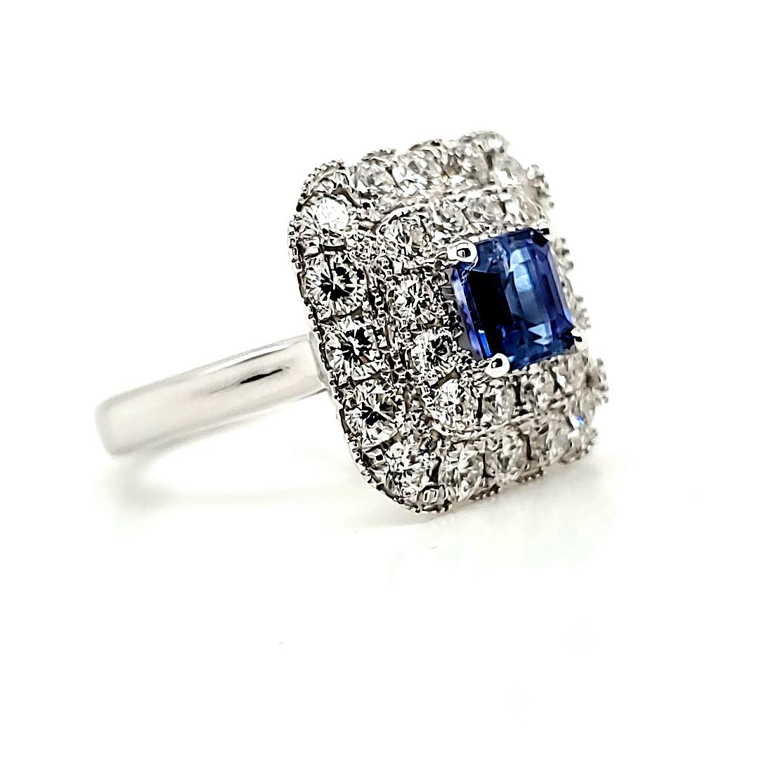 Round Cut Kashmir No Heat Sapphire Engagement Ring carat 1.30 with GIA certificate For Sale