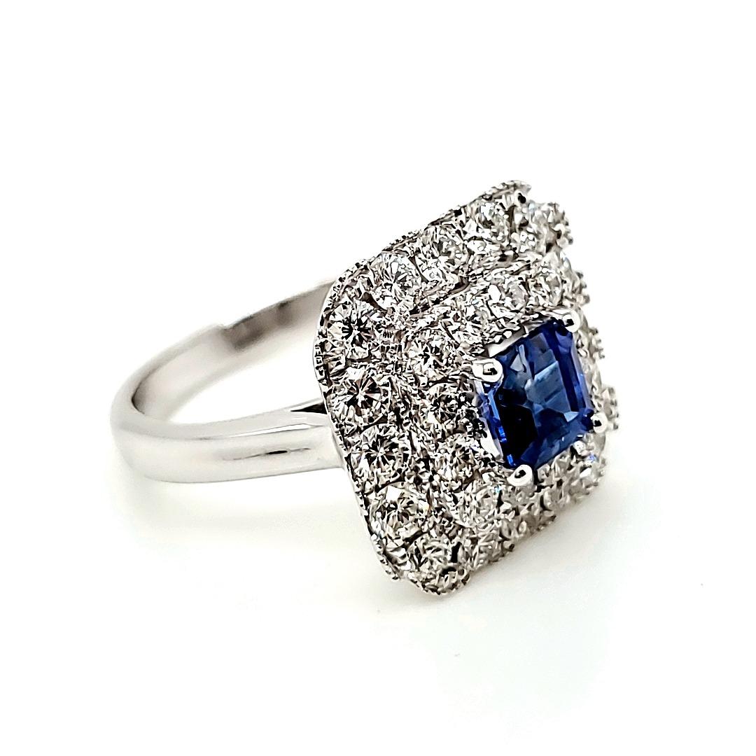 Kashmir No Heat Sapphire Engagement Ring carat 1.30 with GIA certificate In New Condition For Sale In Hong Kong, HK