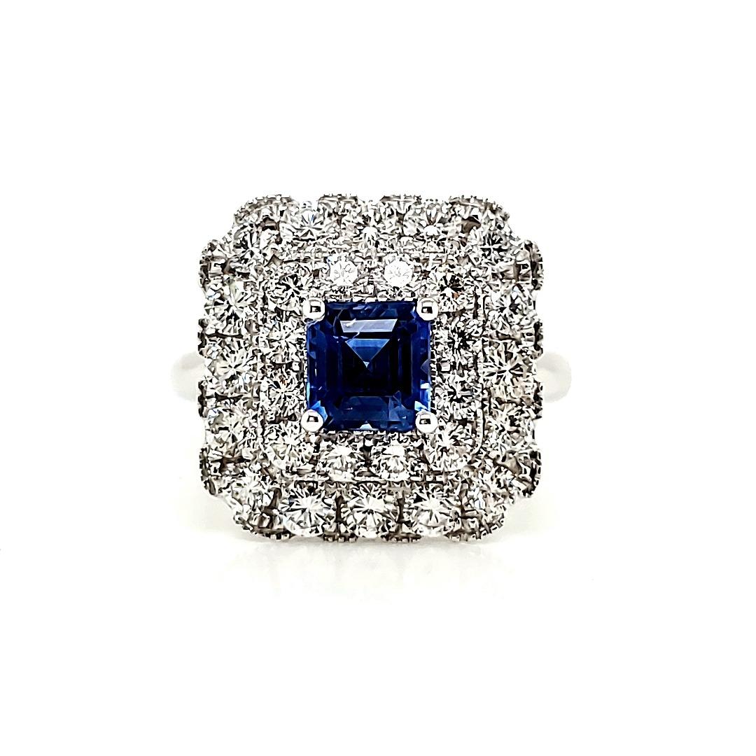 Women's Kashmir No Heat Sapphire Engagement Ring carat 1.30 with GIA certificate For Sale