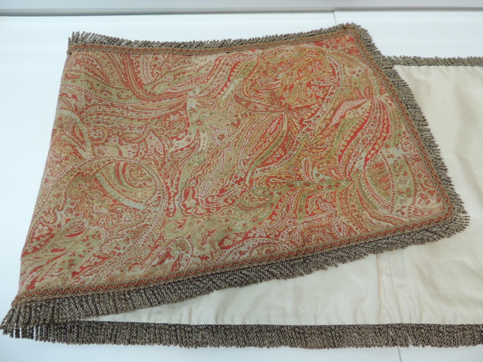 Kashmir Paisley Red and Orange Table Runner In Good Condition In Oakland Park, FL
