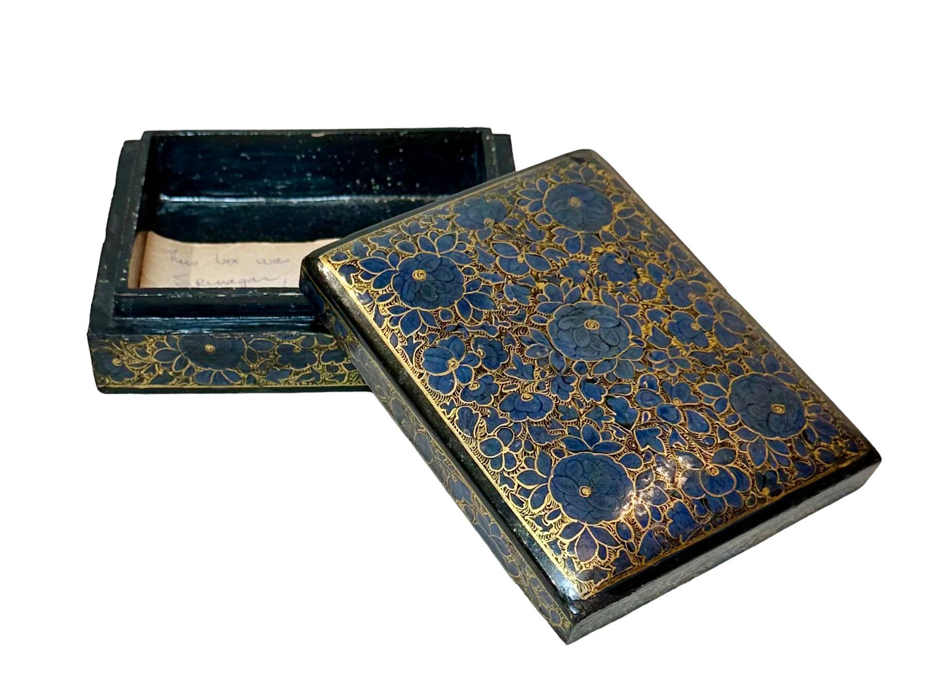 Kashmir Papier-Mâché Box In Good Condition For Sale In Tampa, FL