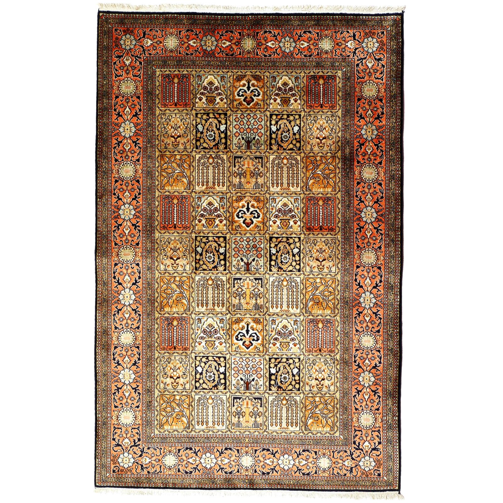 Tapis indien du Cachemire en soie pure avec motif de panneau