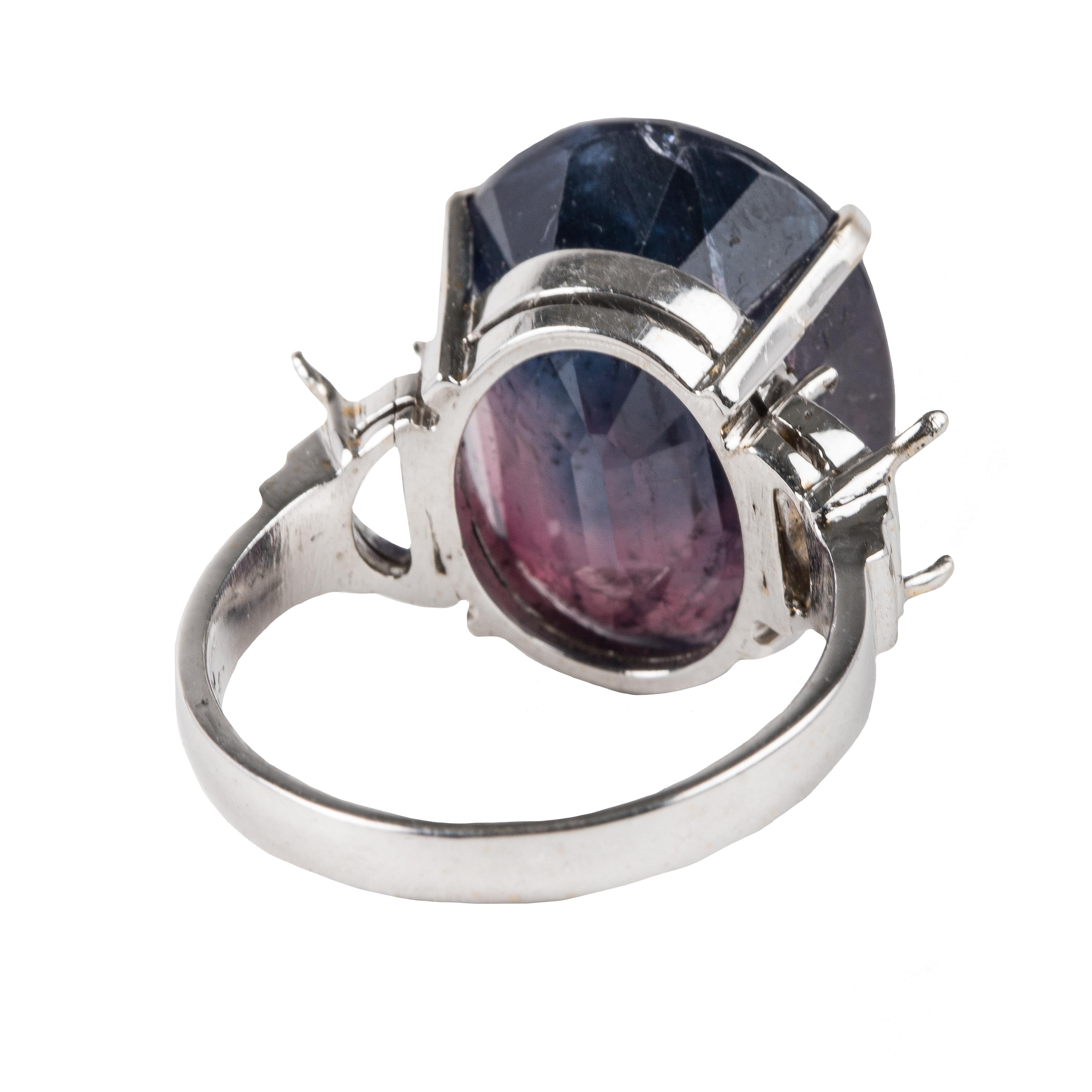 This sapphire stone is 22.19 carat is oval-shaped.
It has been set into gold and is customizable.
GIA certificate available.