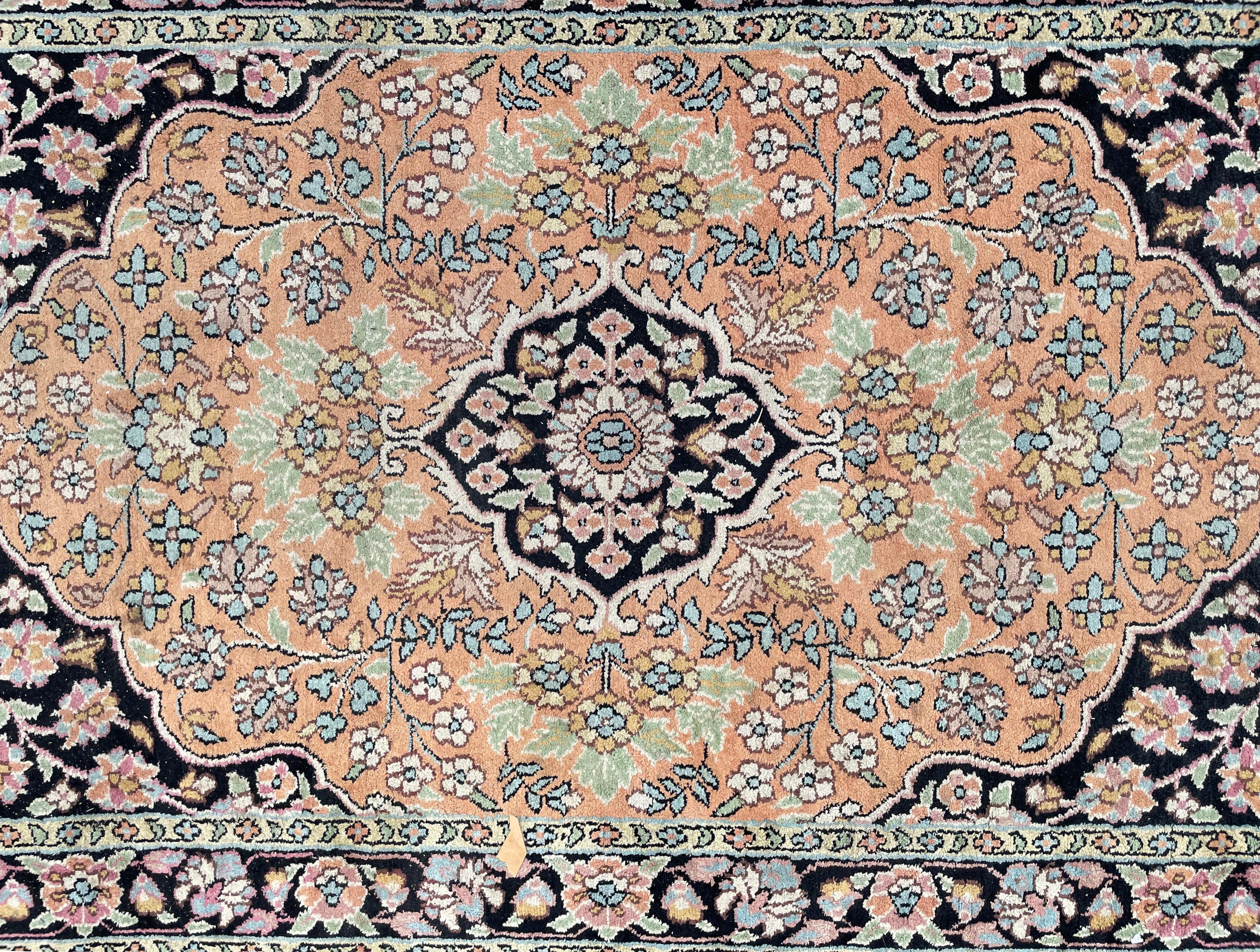 Kashmir Rug In Good Condition For Sale In West Palm Beach, FL