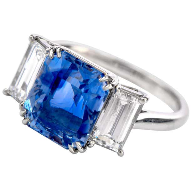 Kashmir Sapphire No Heat Diamond Platinum 3-Stone Engagement Ring For ...