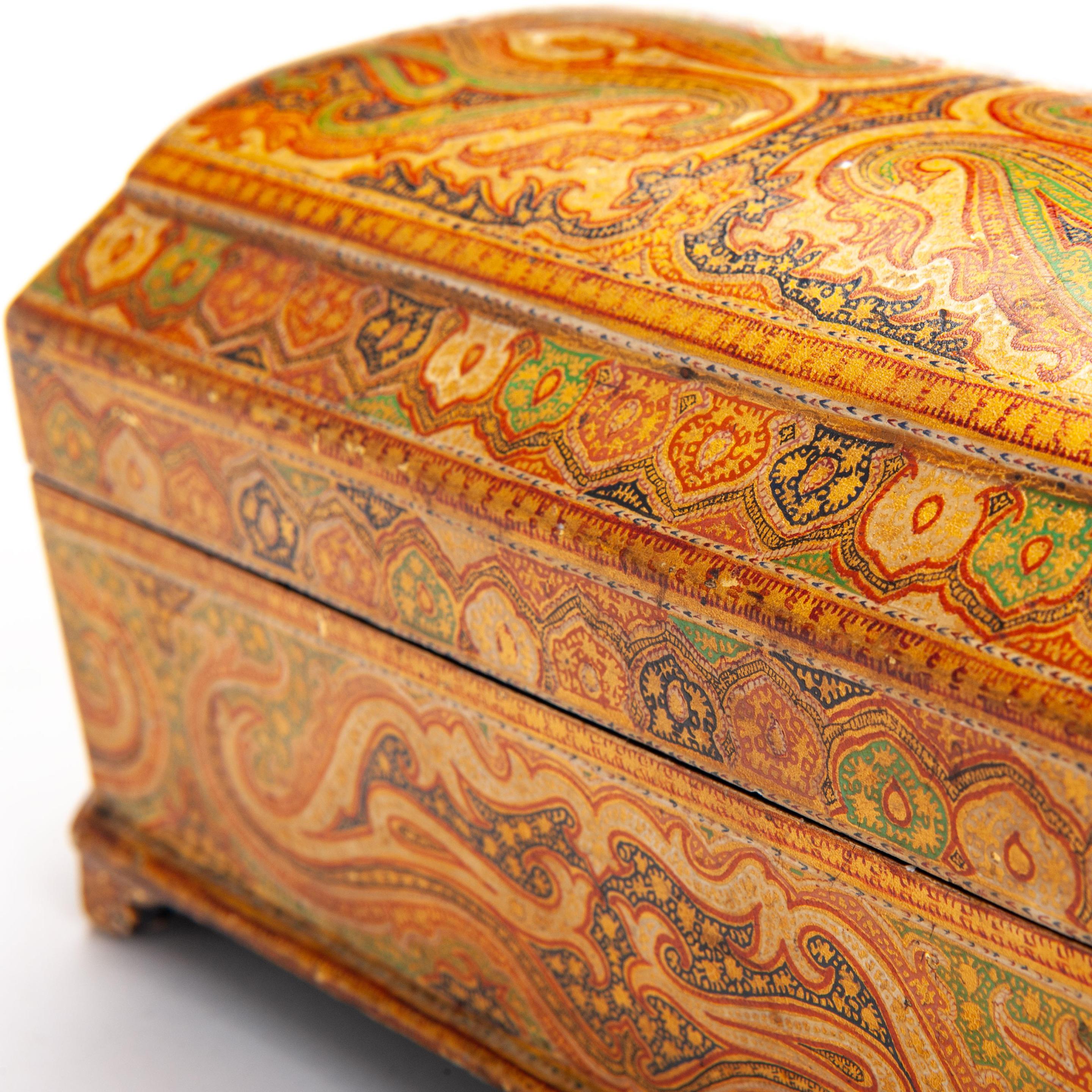 Kashmiri Lacquer Box circa 1900 In Good Condition For Sale In Arundel, GB