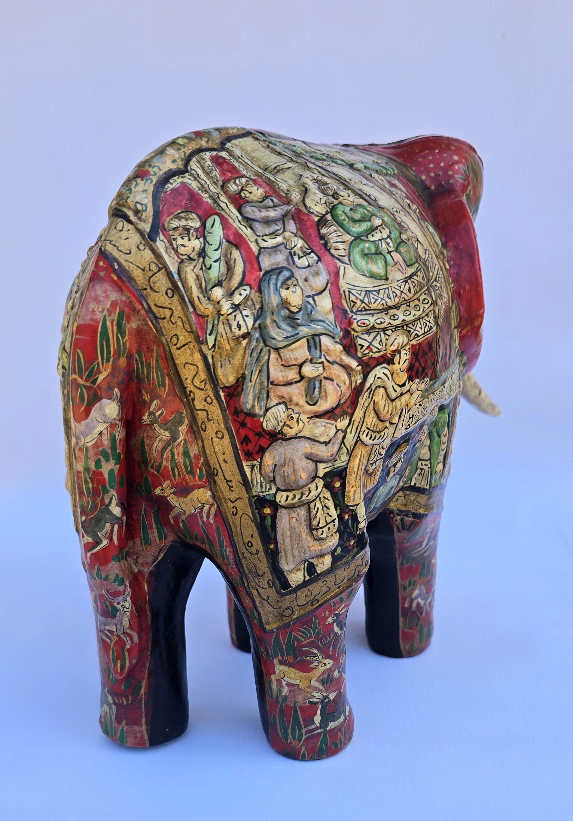 Elefante in cartapesta del Kashmir dipinto a mano, molto decorativo, circa 1910 in vendita 2