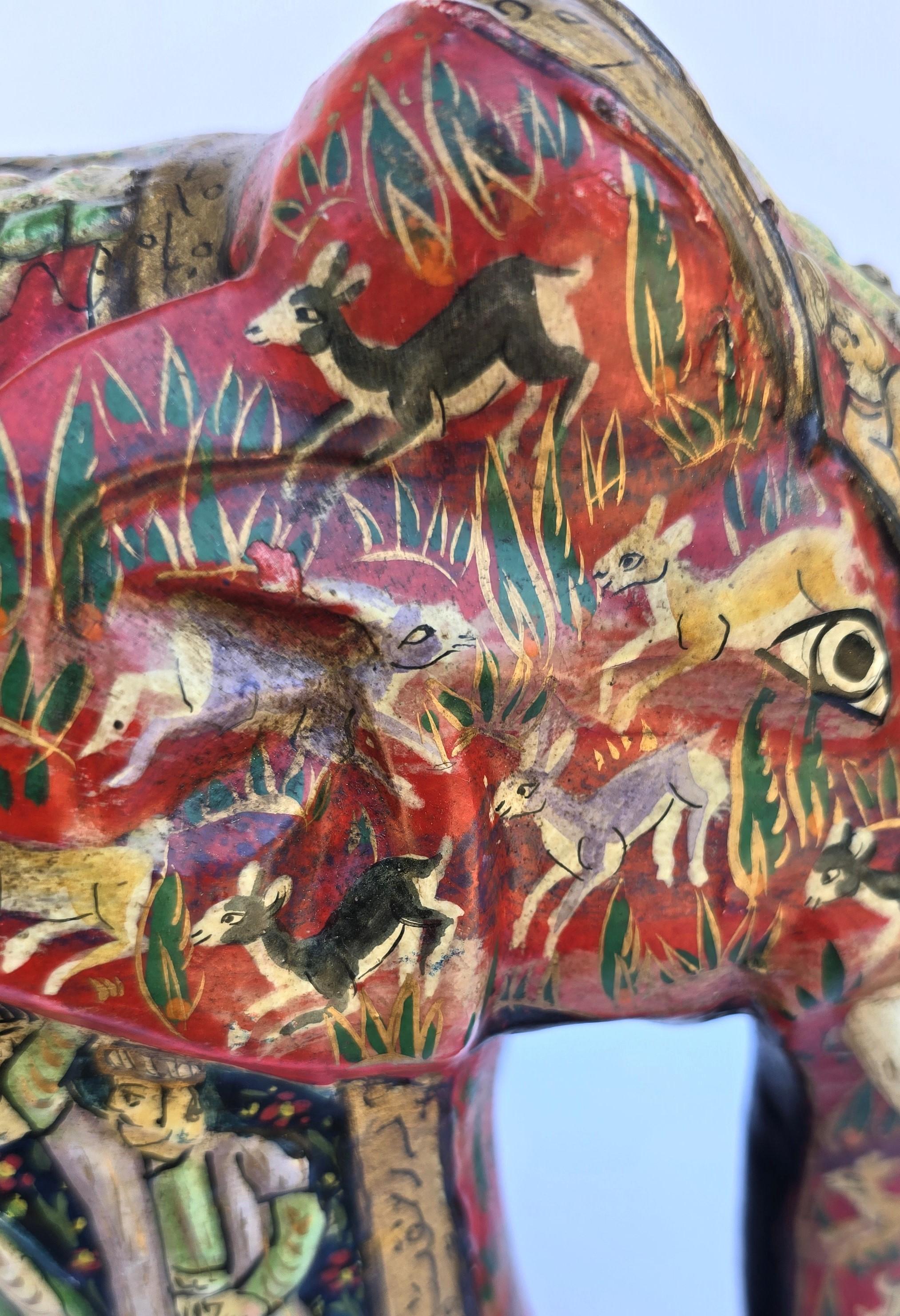 Elefante in cartapesta del Kashmir dipinto a mano, molto decorativo, circa 1910 in vendita 5
