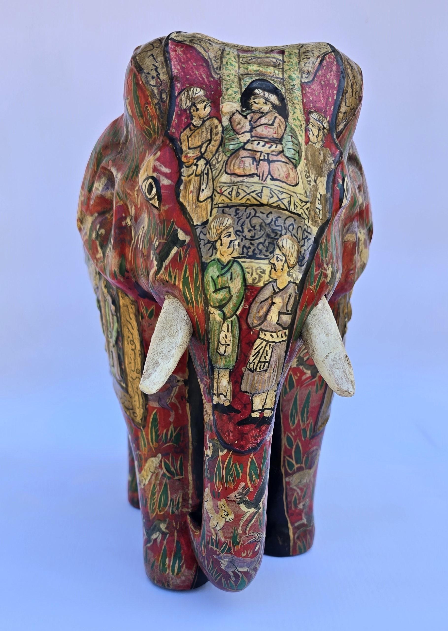 Indiano Elefante in cartapesta del Kashmir dipinto a mano, molto decorativo, circa 1910 in vendita