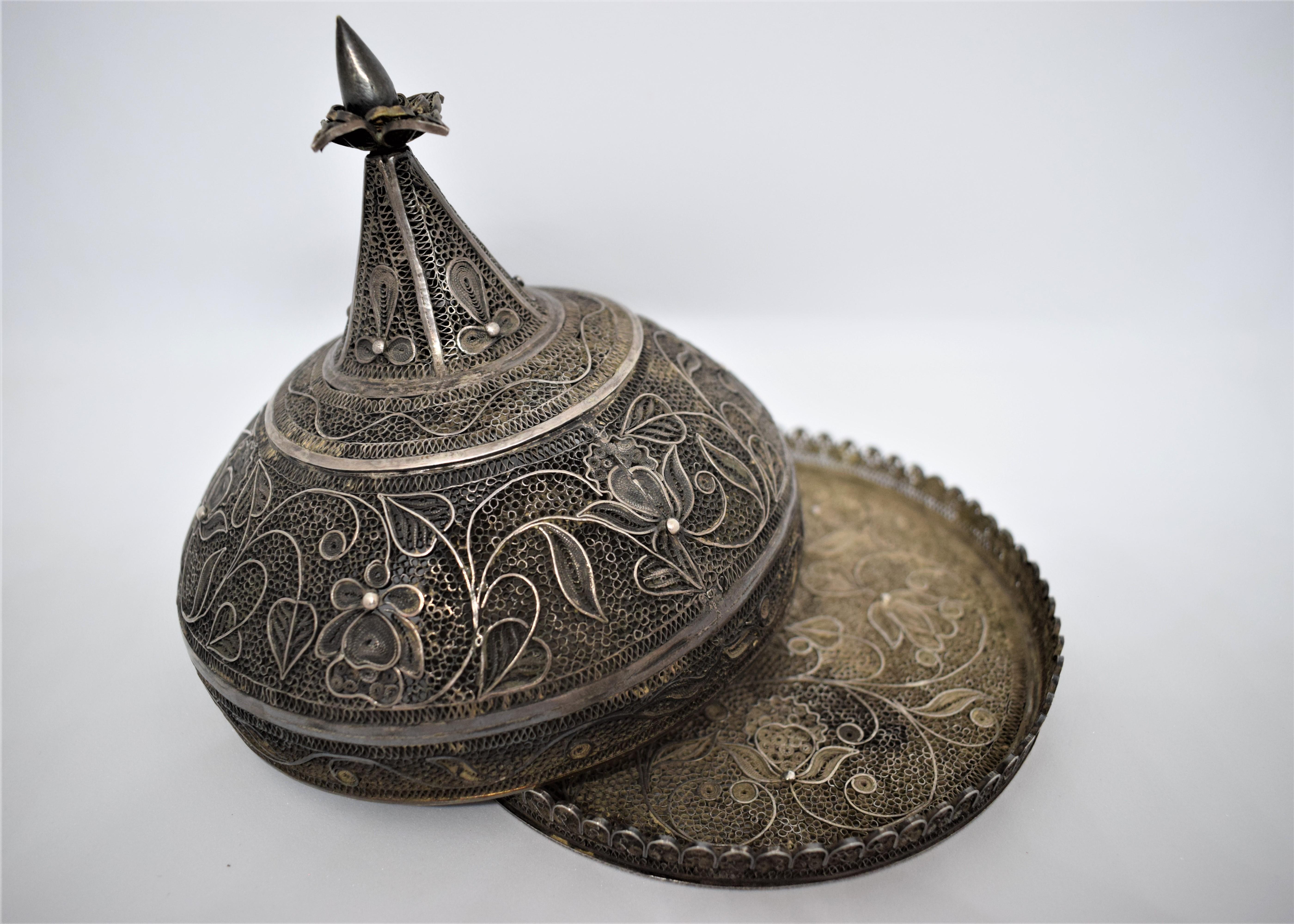 Anglo Raj Boîte à noix de bétel en argent du Cachemire, Khaas Daan, fin du XIXe siècle en vente