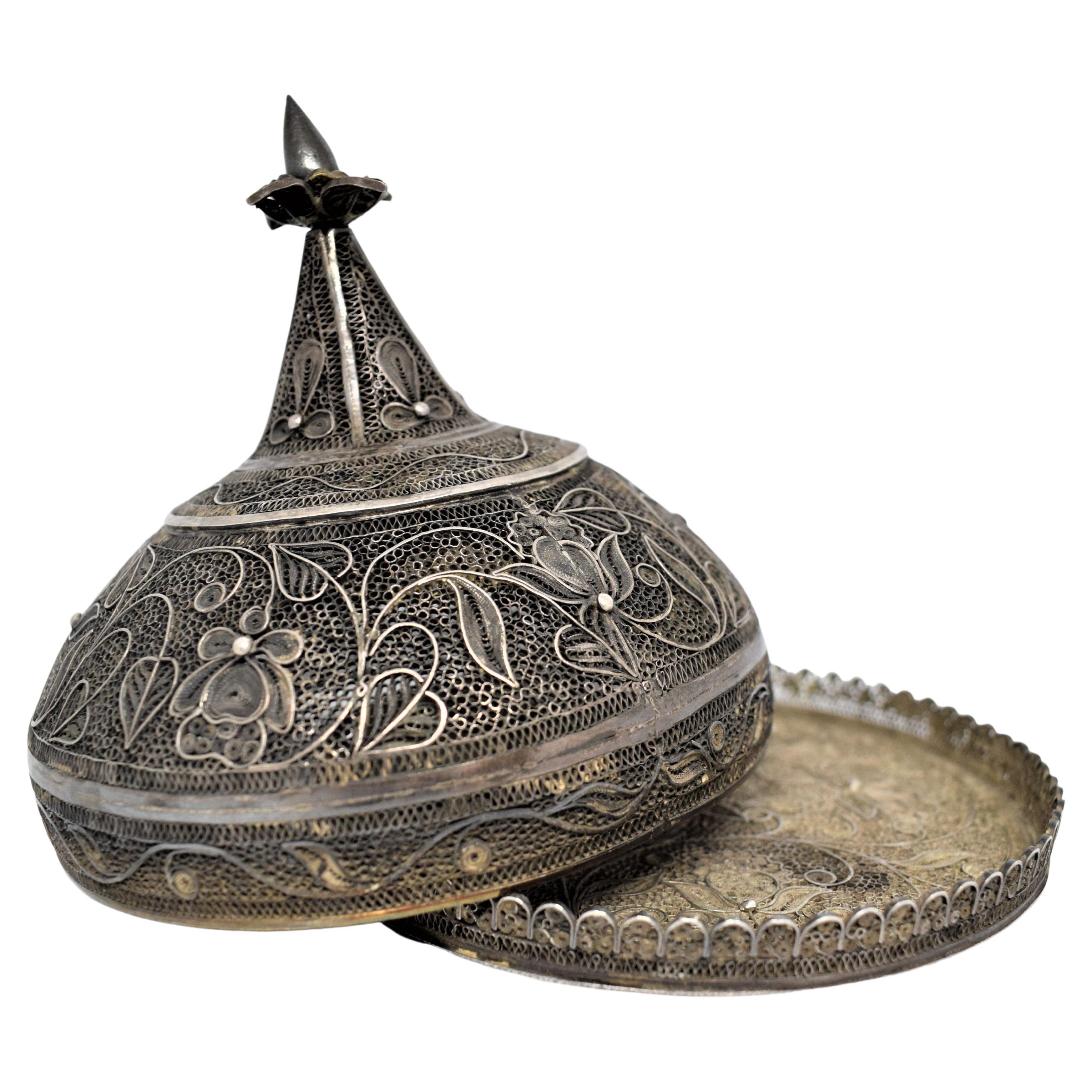 Kashmiri Silver Betel Nut Box, Khaas Daan, Late 19th Century For Sale