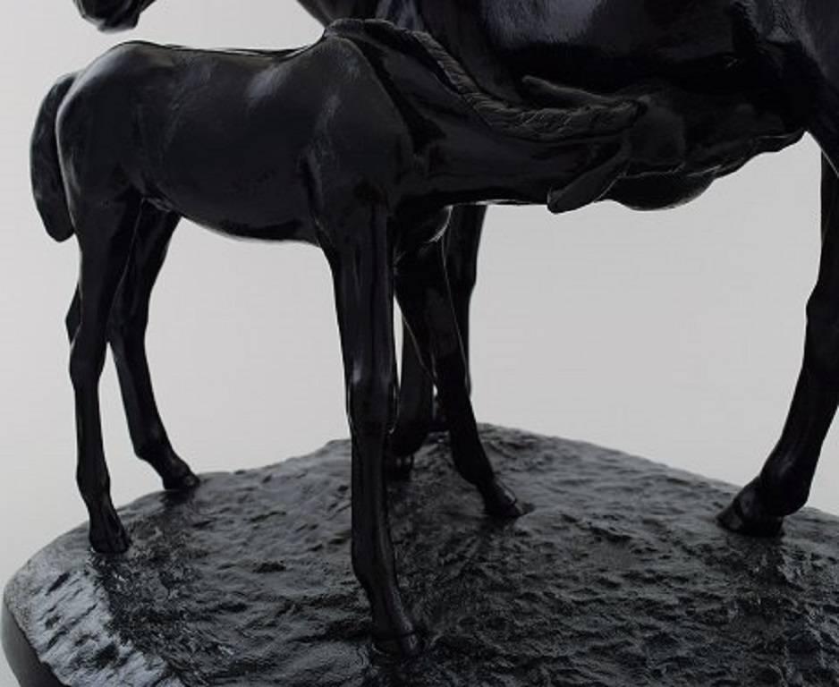 Kasli, Large Russian Sculpture of Patinated Cast Iron a Horse with a Foal In Excellent Condition In Copenhagen, DK