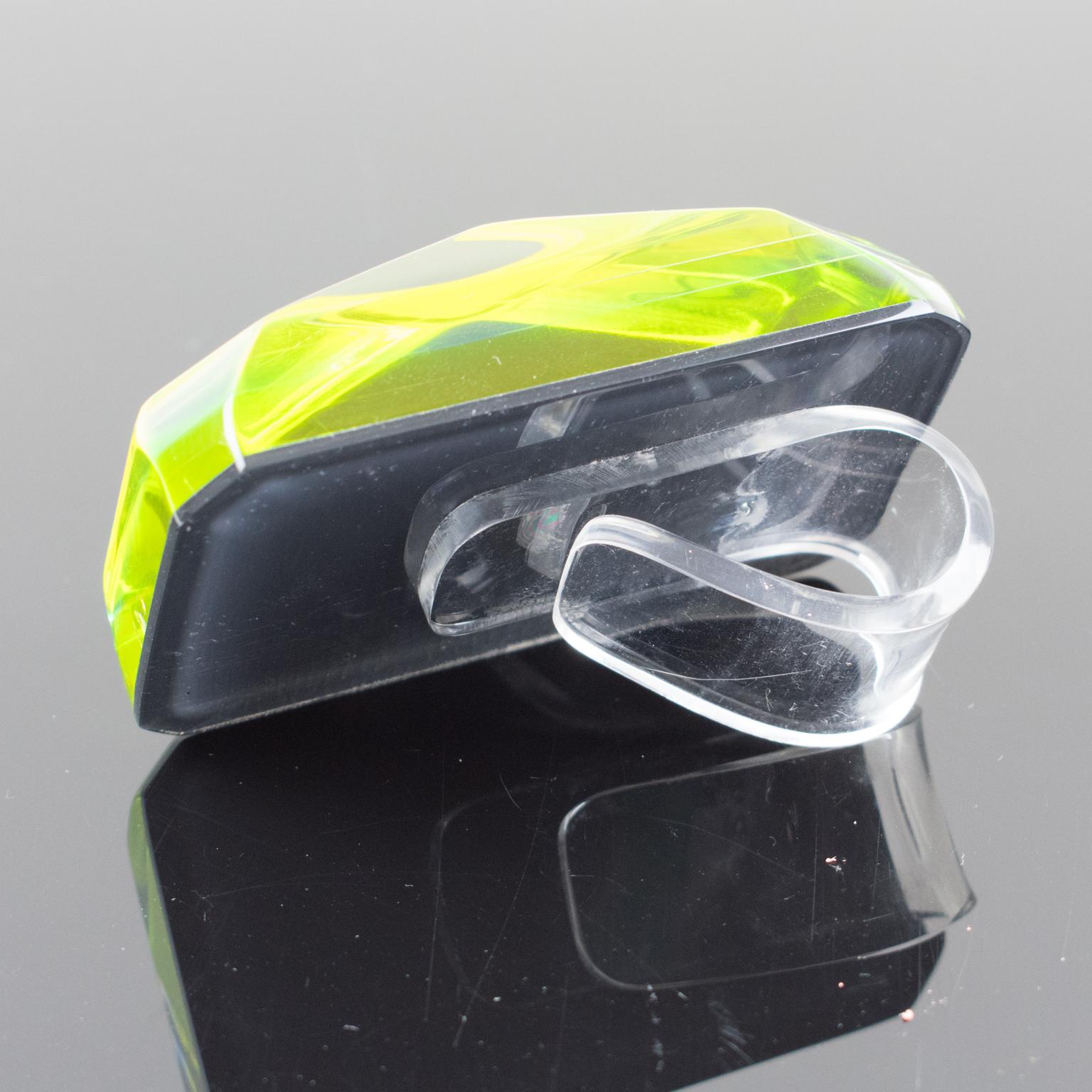 Kaso Acrylic Lucite Rigid Necklace with Green Pendant For Sale 7
