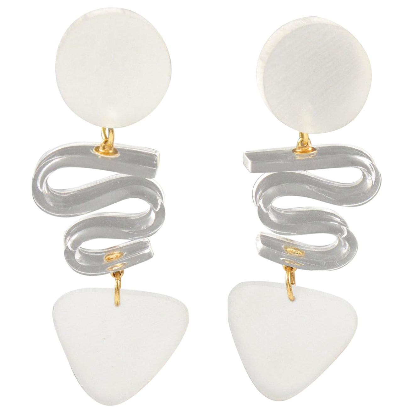 Boucles d'oreilles Kaso par Harriet Bauknight Zig-Zag blanches et dépolies