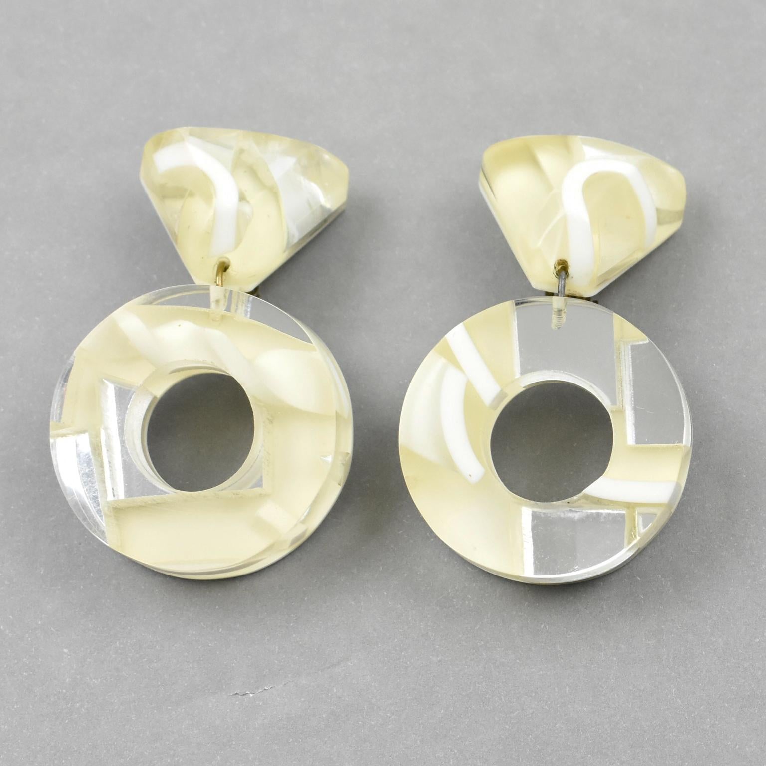 Moderno Orecchini a clip in resina acrilica Kaso Cream-White e Mirror in vendita