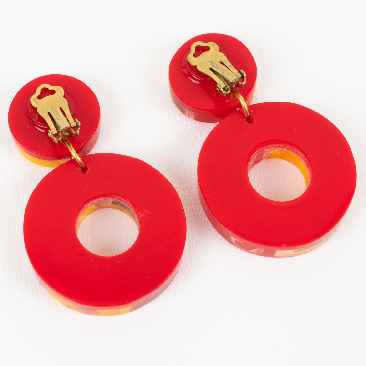 Kaso Dangle Lucite Clip Earrings Red, Orange, Yellow Donut In Good Condition For Sale In Atlanta, GA
