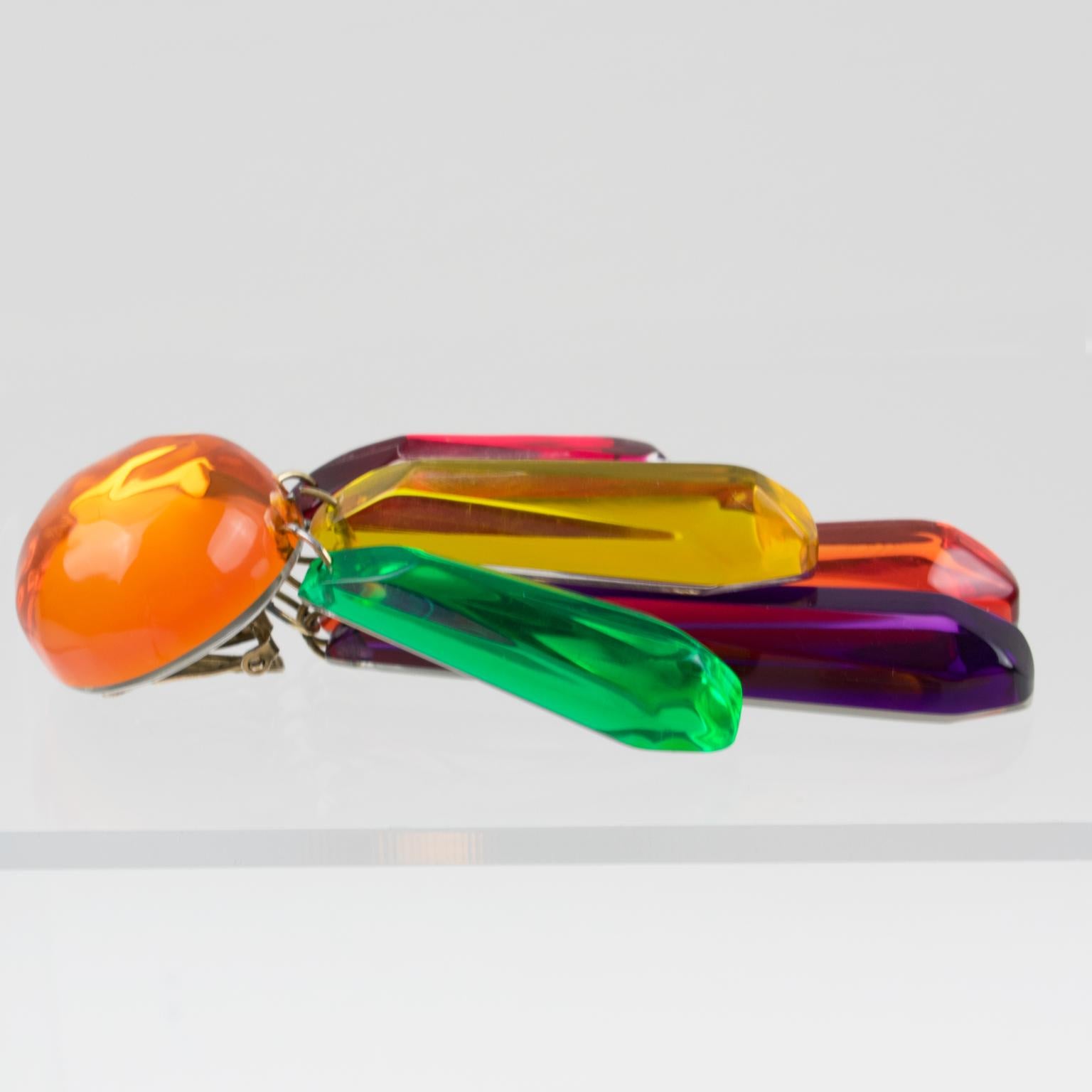 Kaso Extravagant Boucles d'oreilles clips en lucite multicolore Unisexe en vente