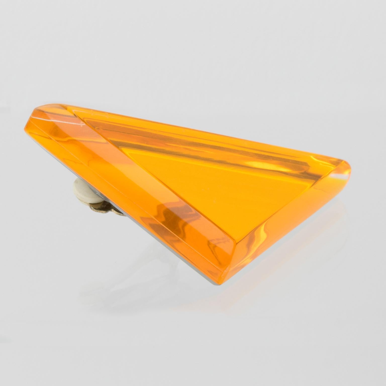 Kaso Orange Lucite Geometrische Clip-Ohrringe im Angebot 2