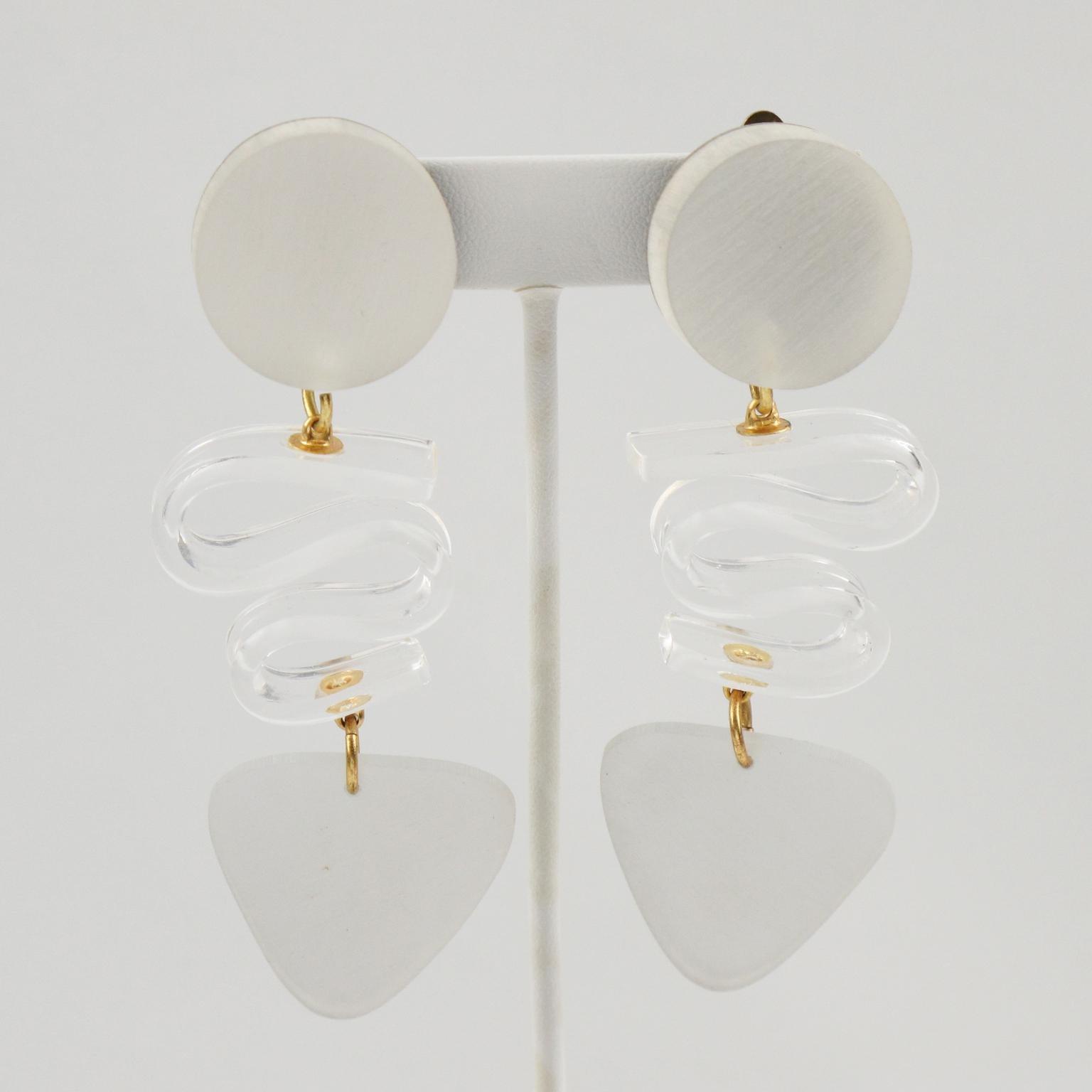 Kaso Oversized Frosted White Lucite Dangle Clip Earrings In Excellent Condition For Sale In Atlanta, GA