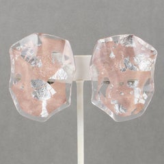 Boucles d'oreilles à pince en résine Kaso Pebbles en argent et paillettes d'or