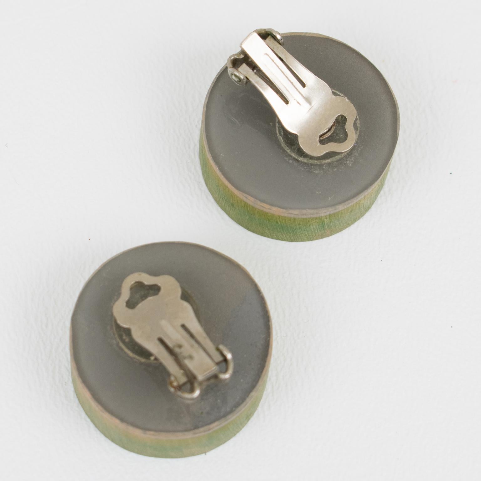 Orecchini a bottone in lucite Kaso Pistachio In condizioni ottime in vendita a Atlanta, GA