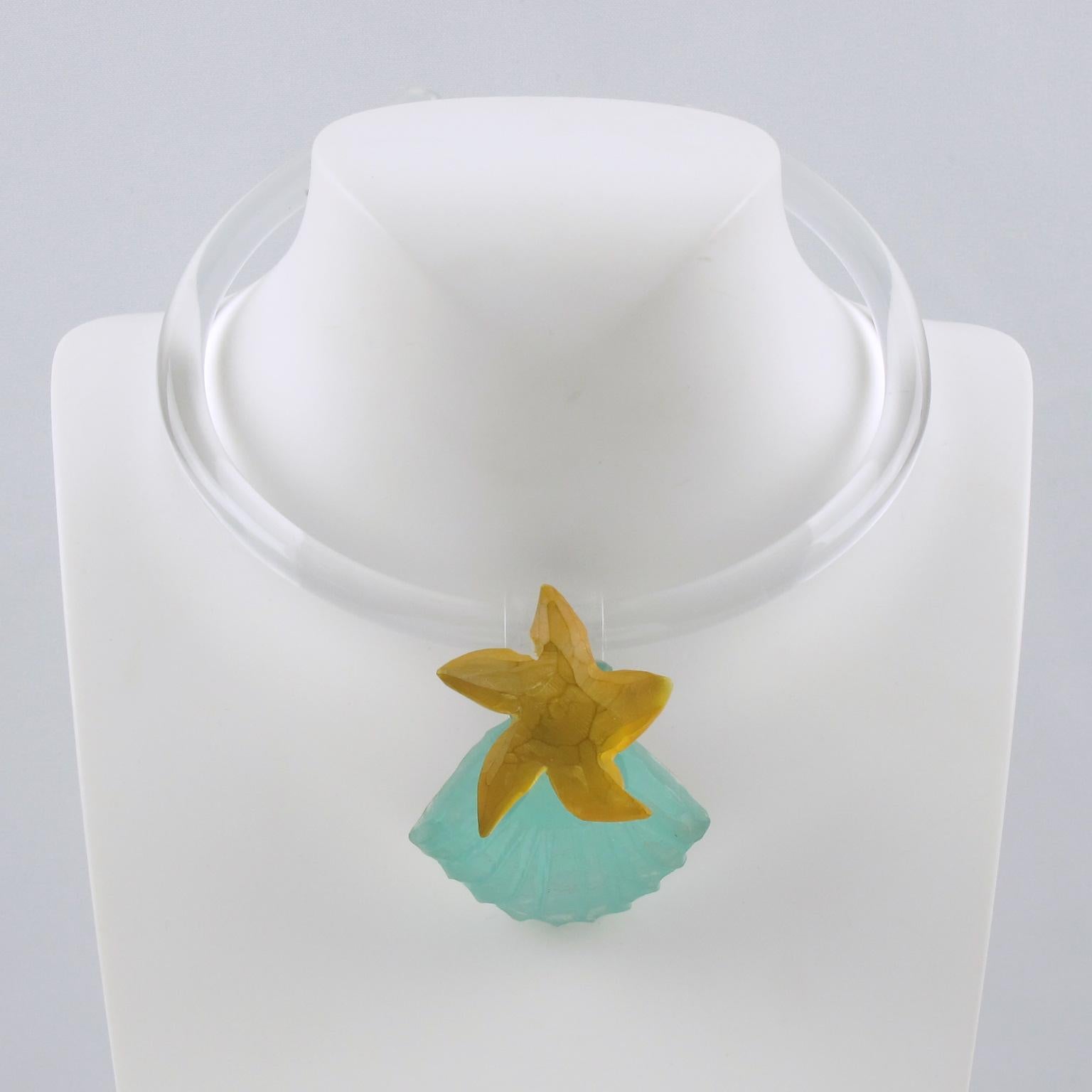 Kaso Rigid Lucite Choker Necklace Green Yellow Shell and Starfish In Excellent Condition For Sale In Atlanta, GA