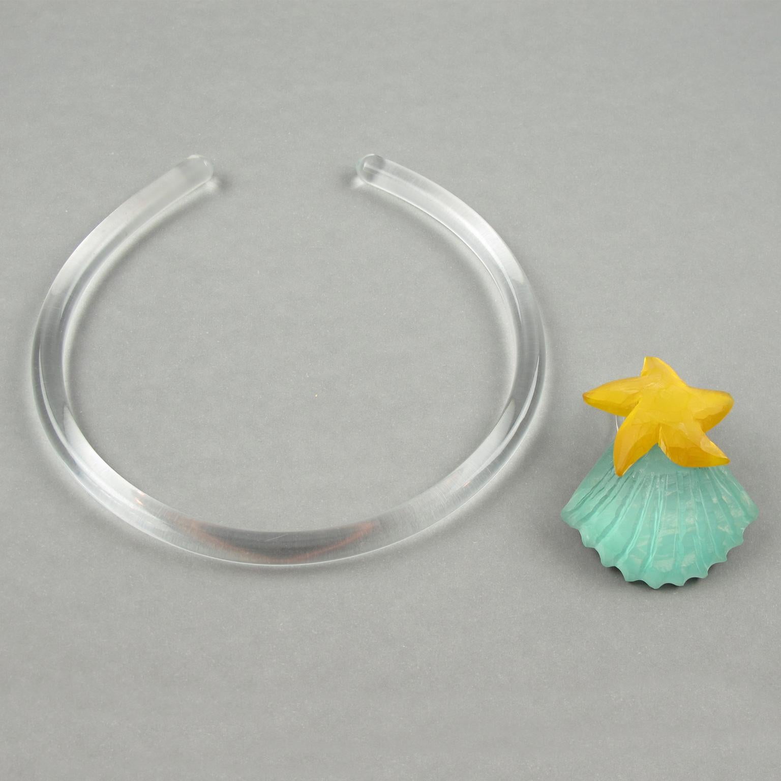 Kaso Rigid Lucite Choker-Halskette mit grüner, gelber Muschel und Seesternen im Angebot 2