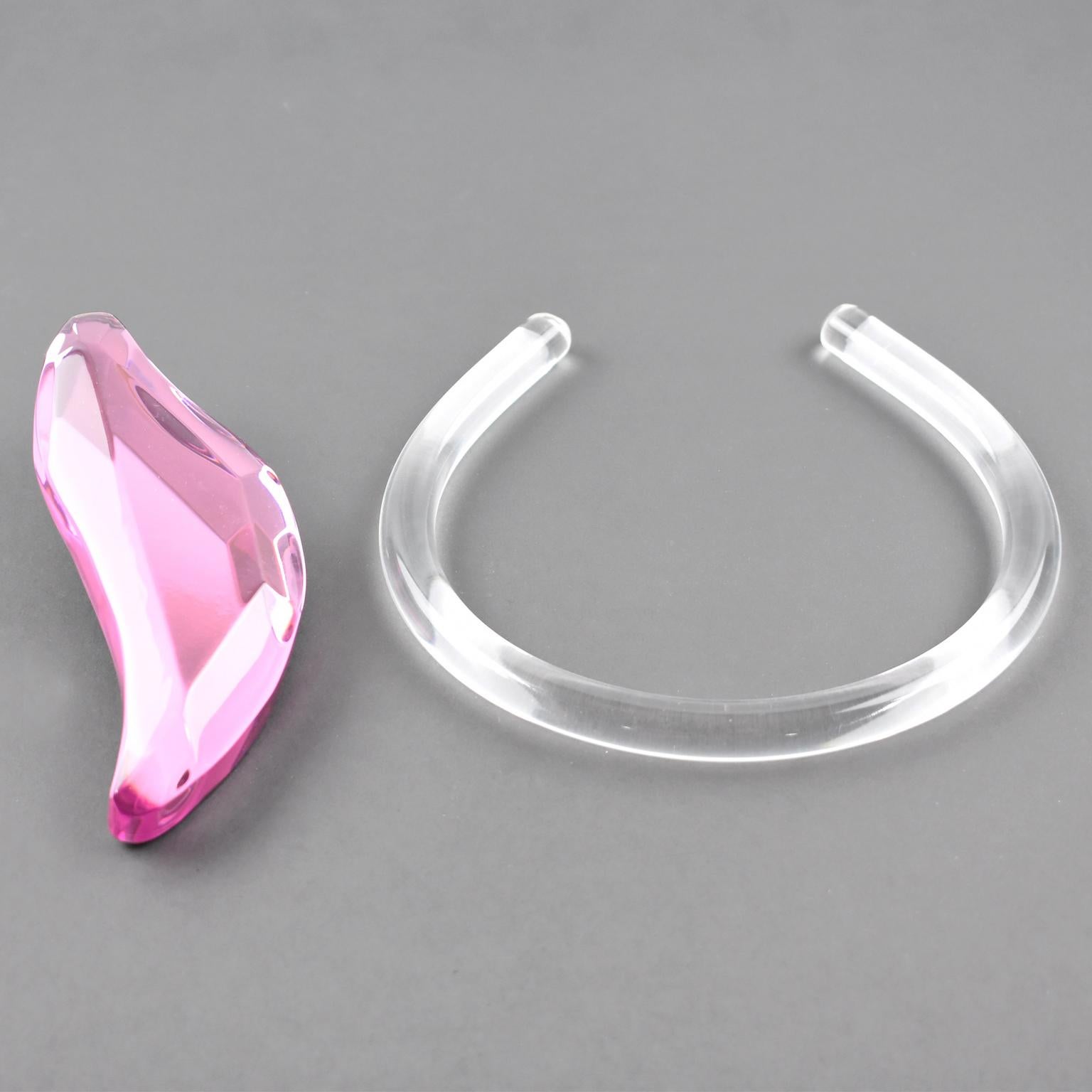 Kaso Sculptural Pink Lucite Rigid Choker Pendant Necklace For Sale 1
