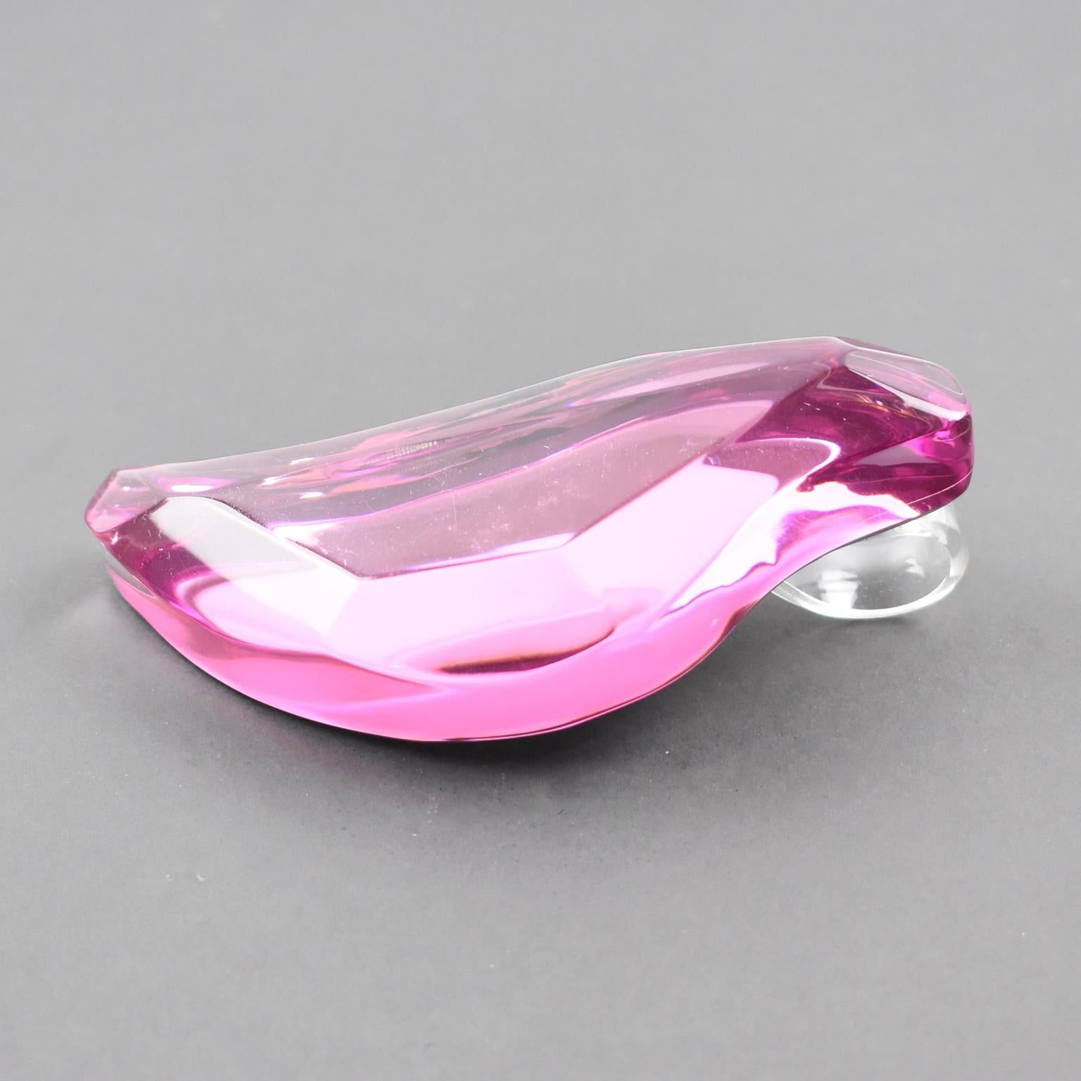 Kaso Sculptural Pink Lucite Rigid Choker Pendant Necklace For Sale 3