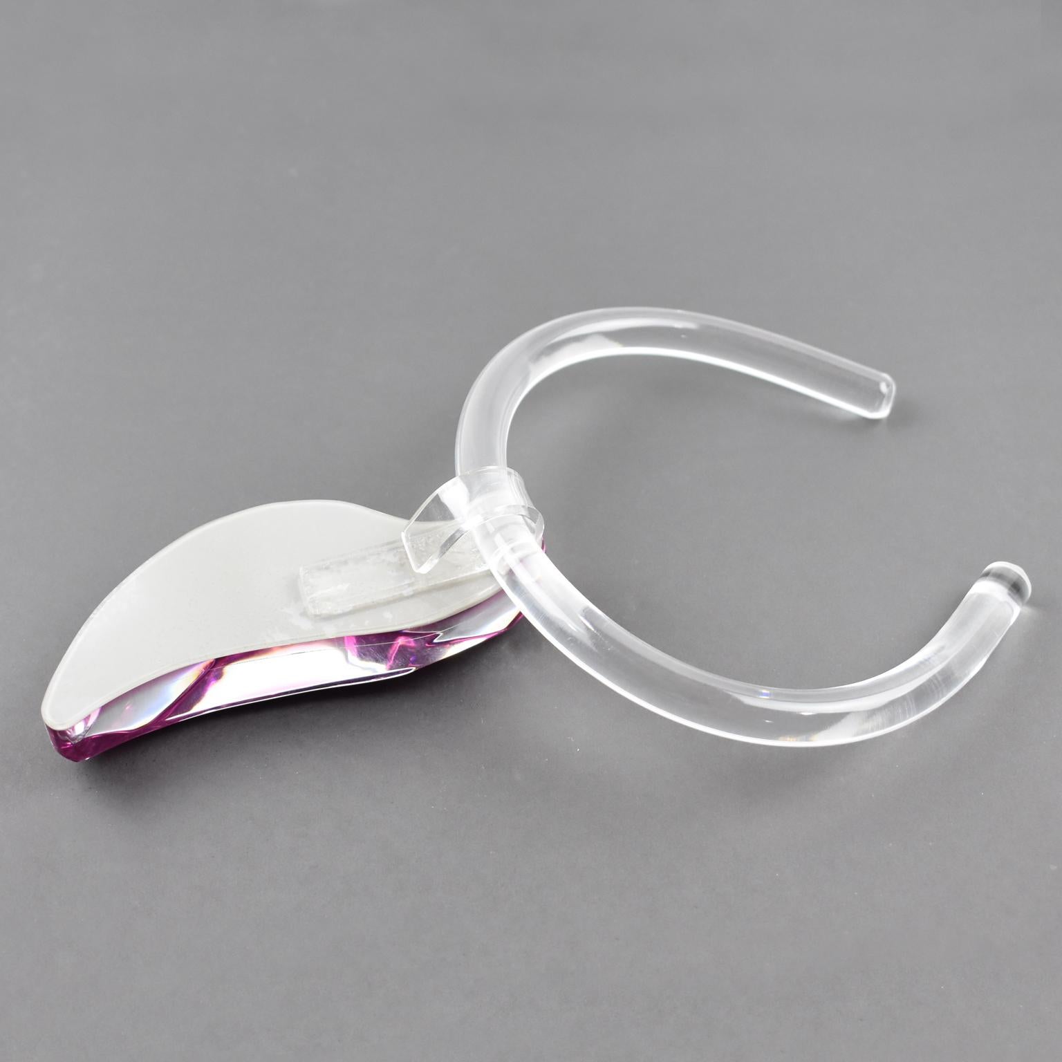Femenino o masculino Collar gargantilla escultural de resina acrílica rígida rosa Kaso en venta