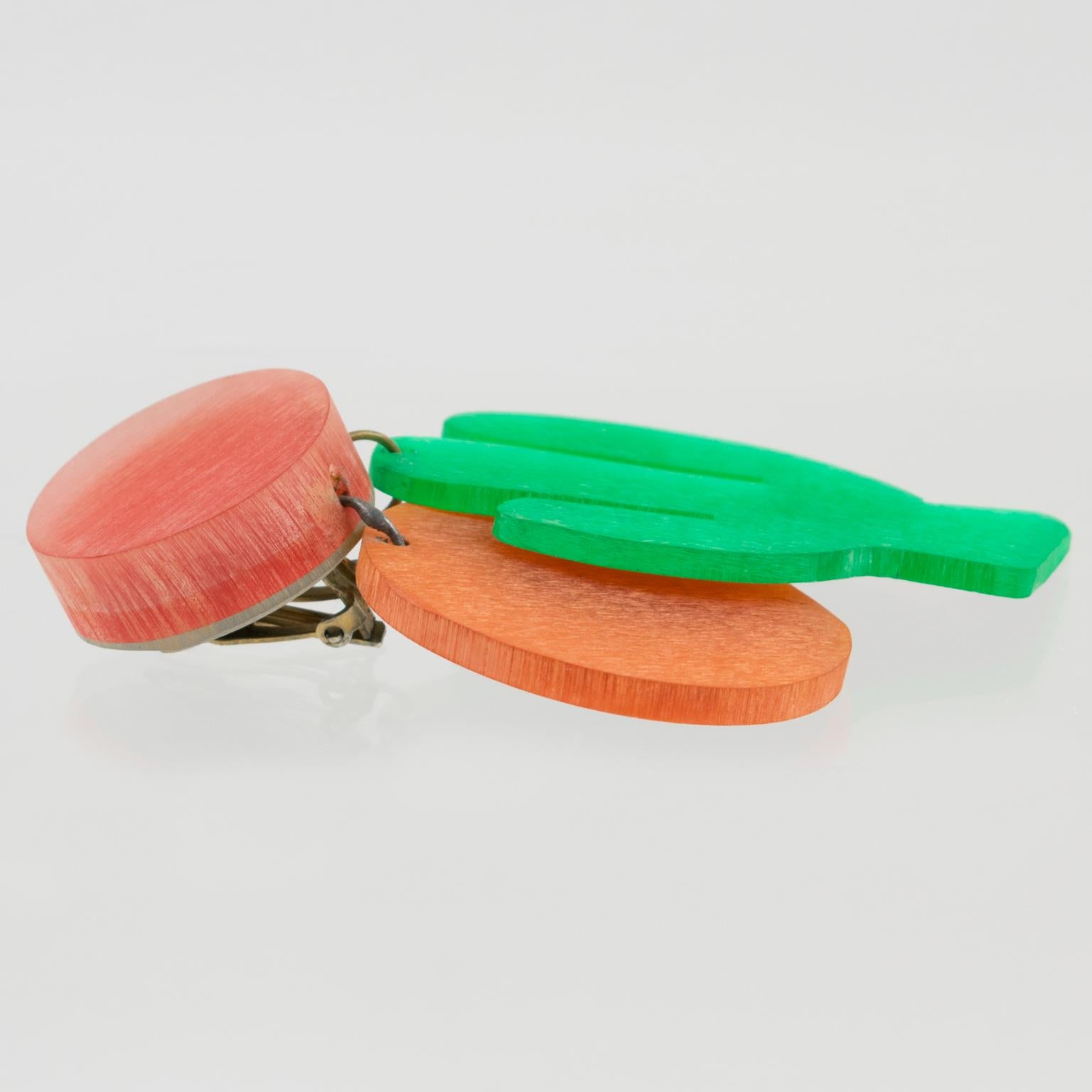 Kaso Tri-color Acryl Lucite Clip Ohrringe Dangling Kaktus und Sonne für Damen oder Herren im Angebot